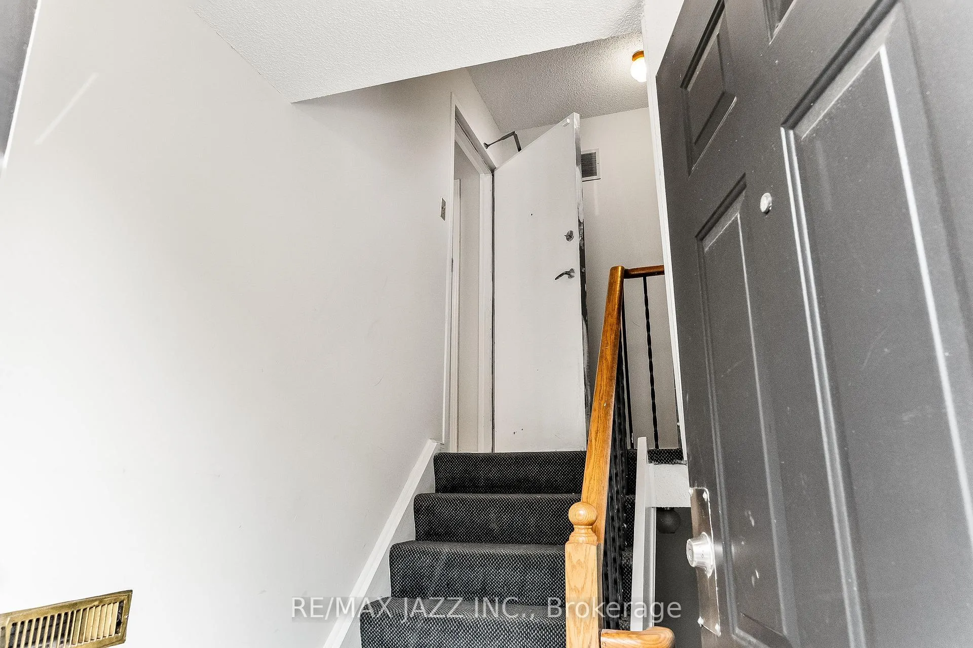 Photo 4 of Unit Unit 2, 1397 Ritson Road S, Oshawa, Lakeview — HOMEH
