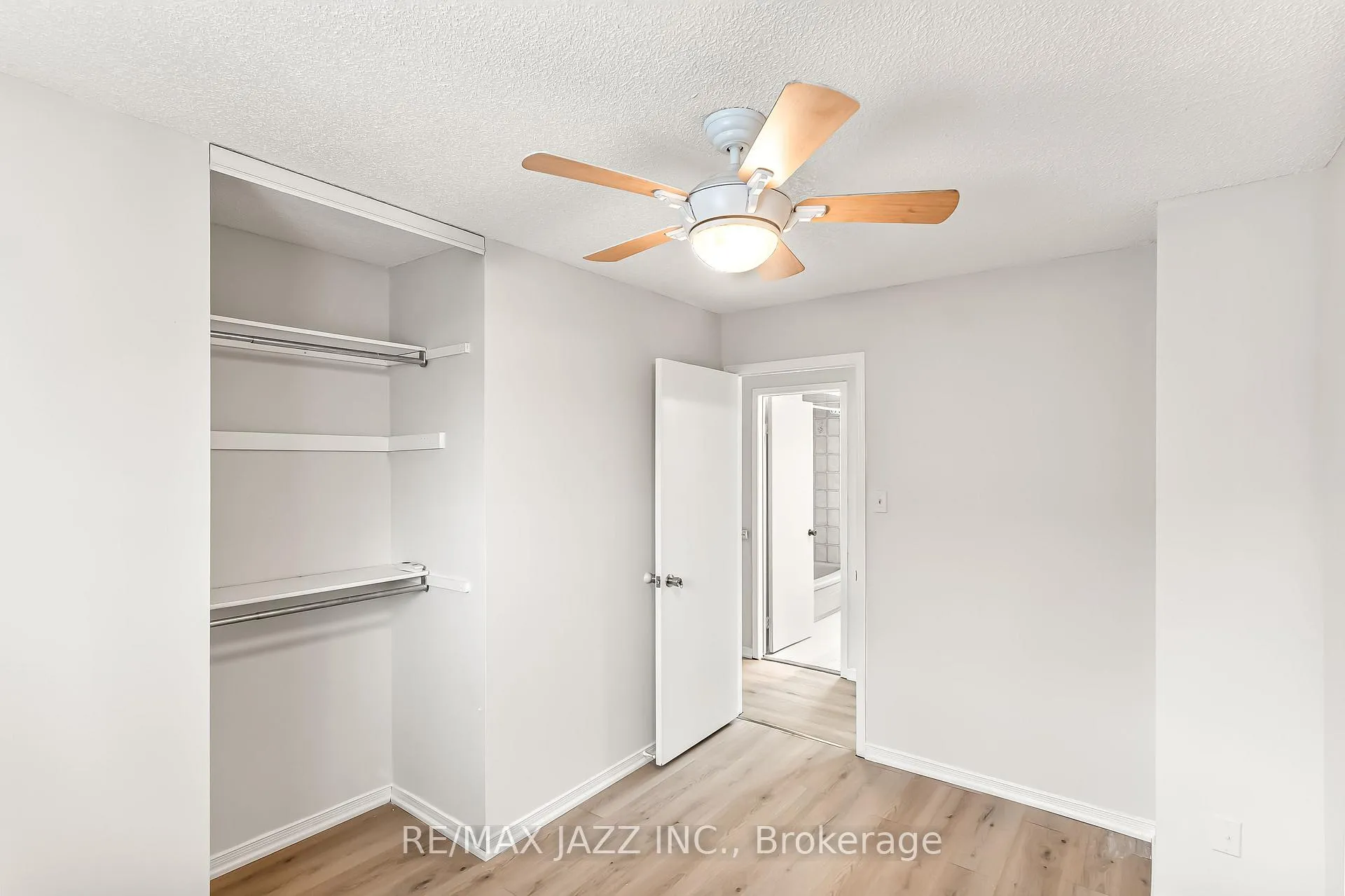 Photo 16 of Unit Unit 2, 1397 Ritson Road S, Oshawa, Lakeview — HOMEH