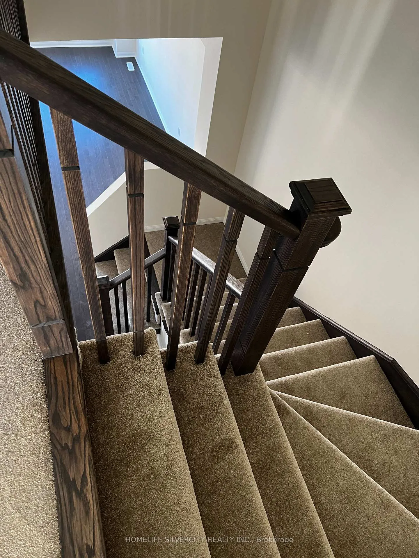 Photo 6 of 305 Windfields Farm Drive E, Oshawa, Windfields — HOMEH
