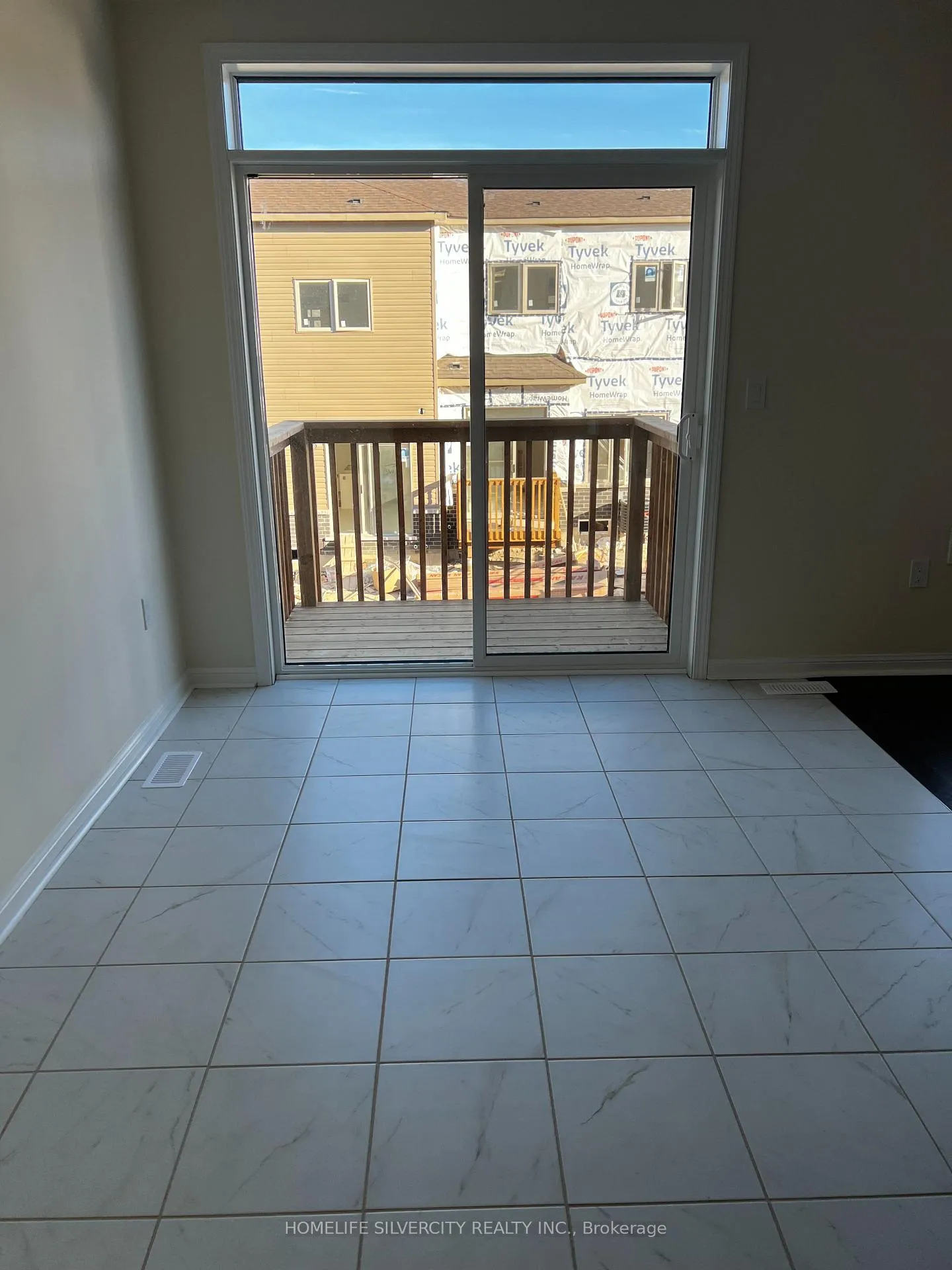 Photo 14 of 305 Windfields Farm Drive E, Oshawa, Windfields — HOMEH