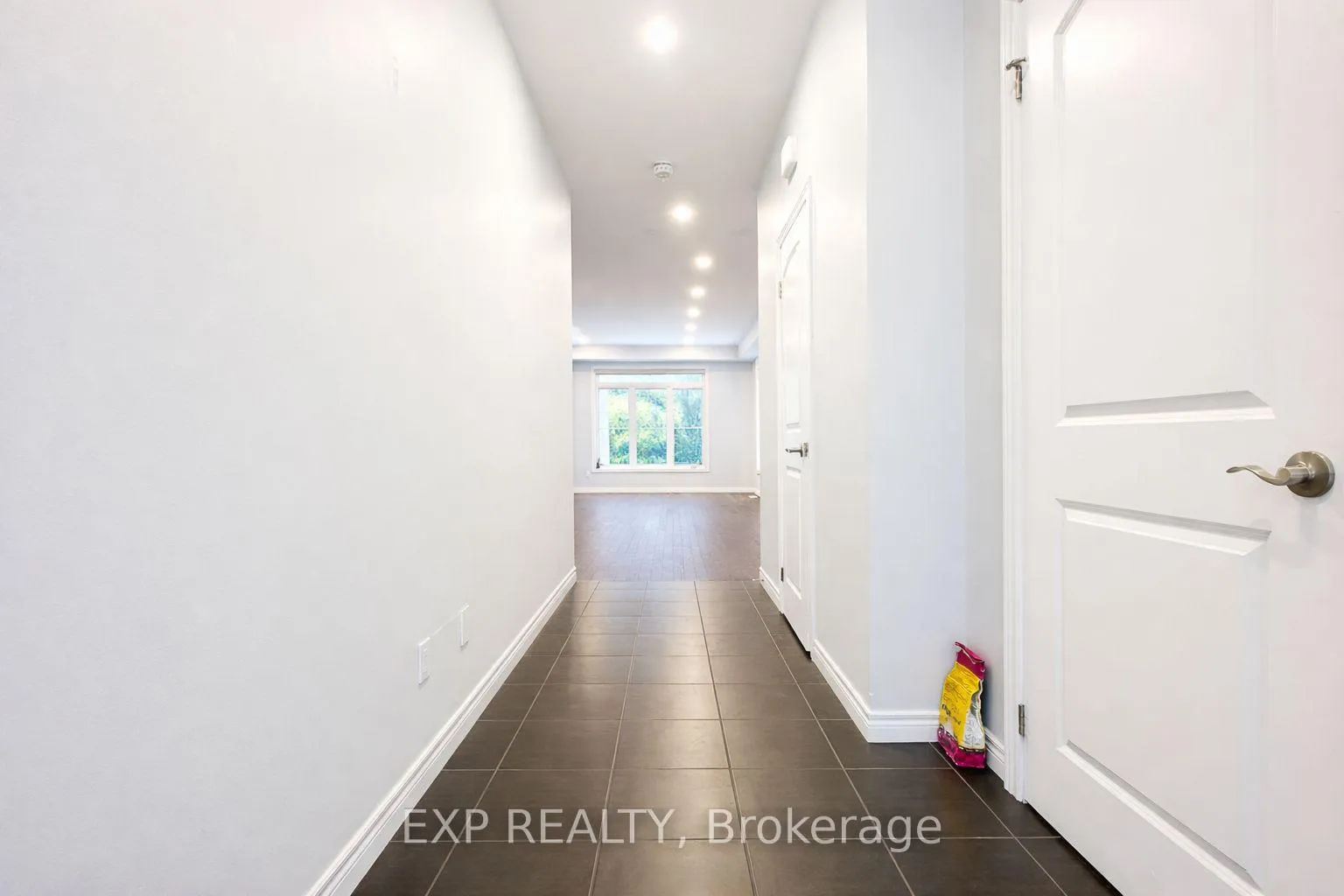 Photo 3 of Unit Upper, 127 Elmbank Trail, Kitchener — HOMEH