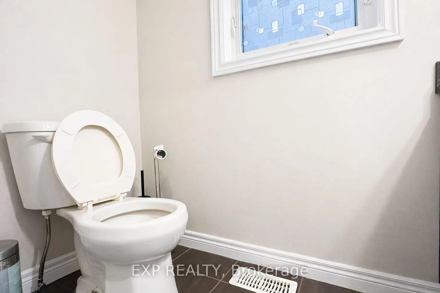 Photo 12 of Unit Upper, 127 Elmbank Trail, Kitchener — HOMEH