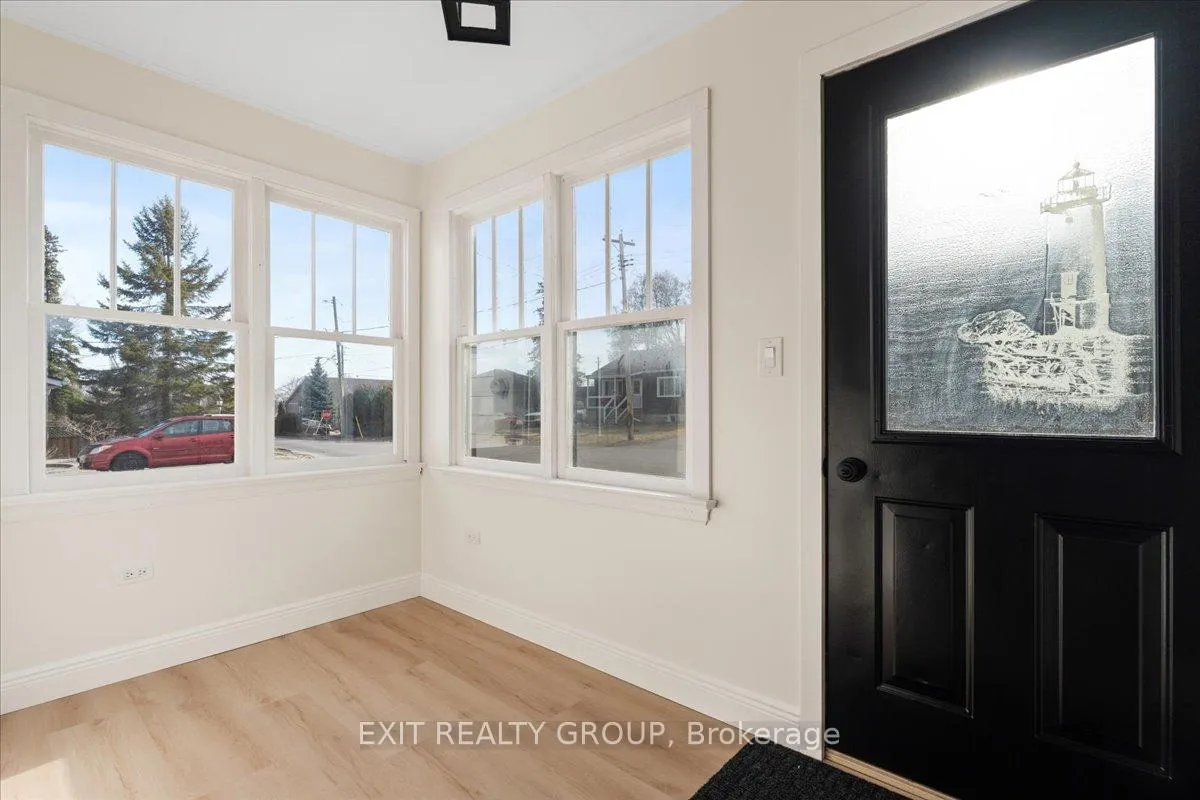 Photo 3 of 25 Perry Avenue, Brighton, Brighton (Town) — HOMEH