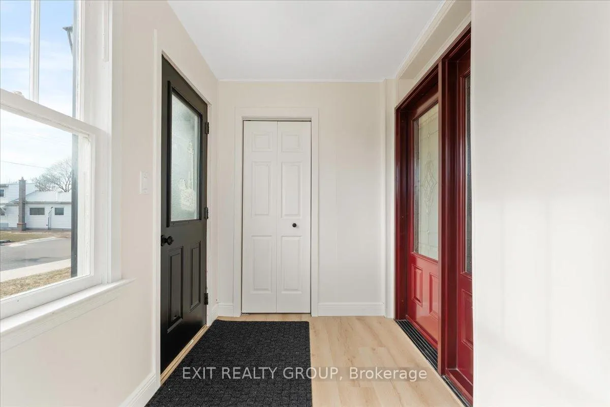 Photo 4 of 25 Perry Avenue, Brighton, Brighton (Town) — HOMEH