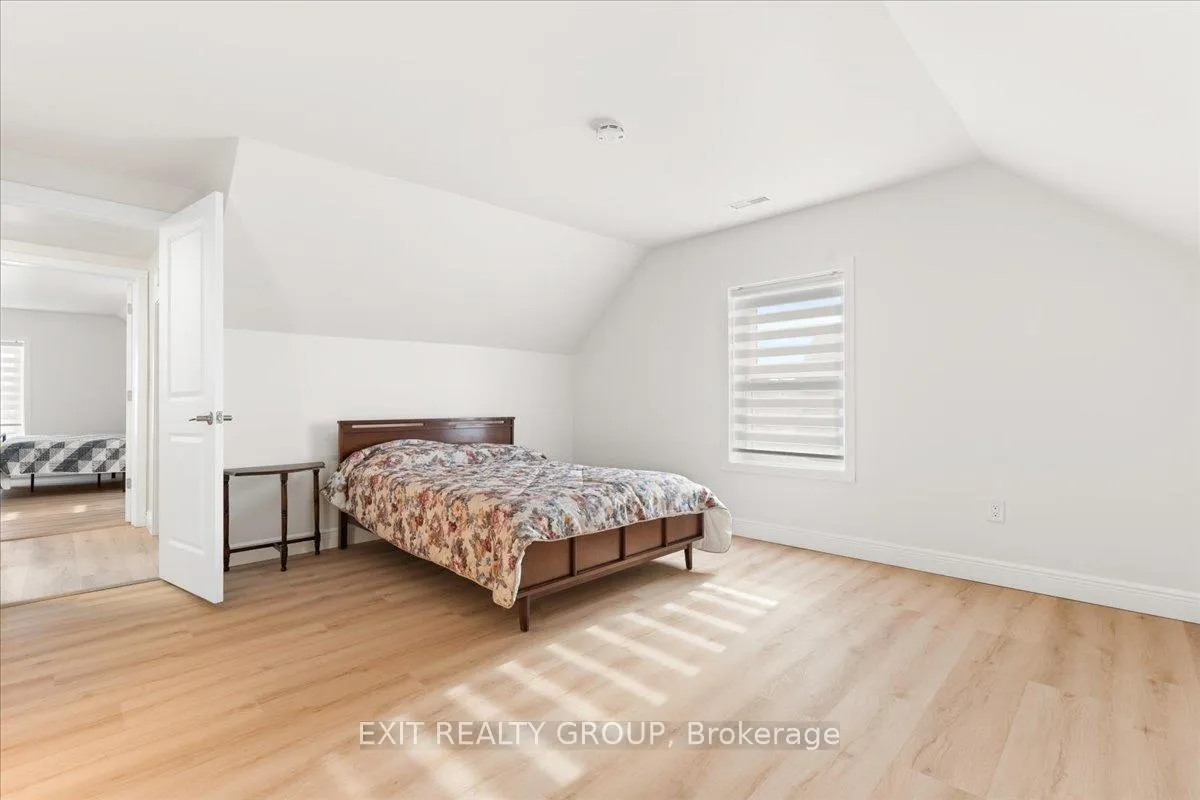 Photo 15 of 25 Perry Avenue, Brighton, Brighton (Town) — HOMEH