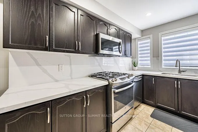 Photo 8 of 65 Spadina Road, Brampton, Brampton West — HOMEH