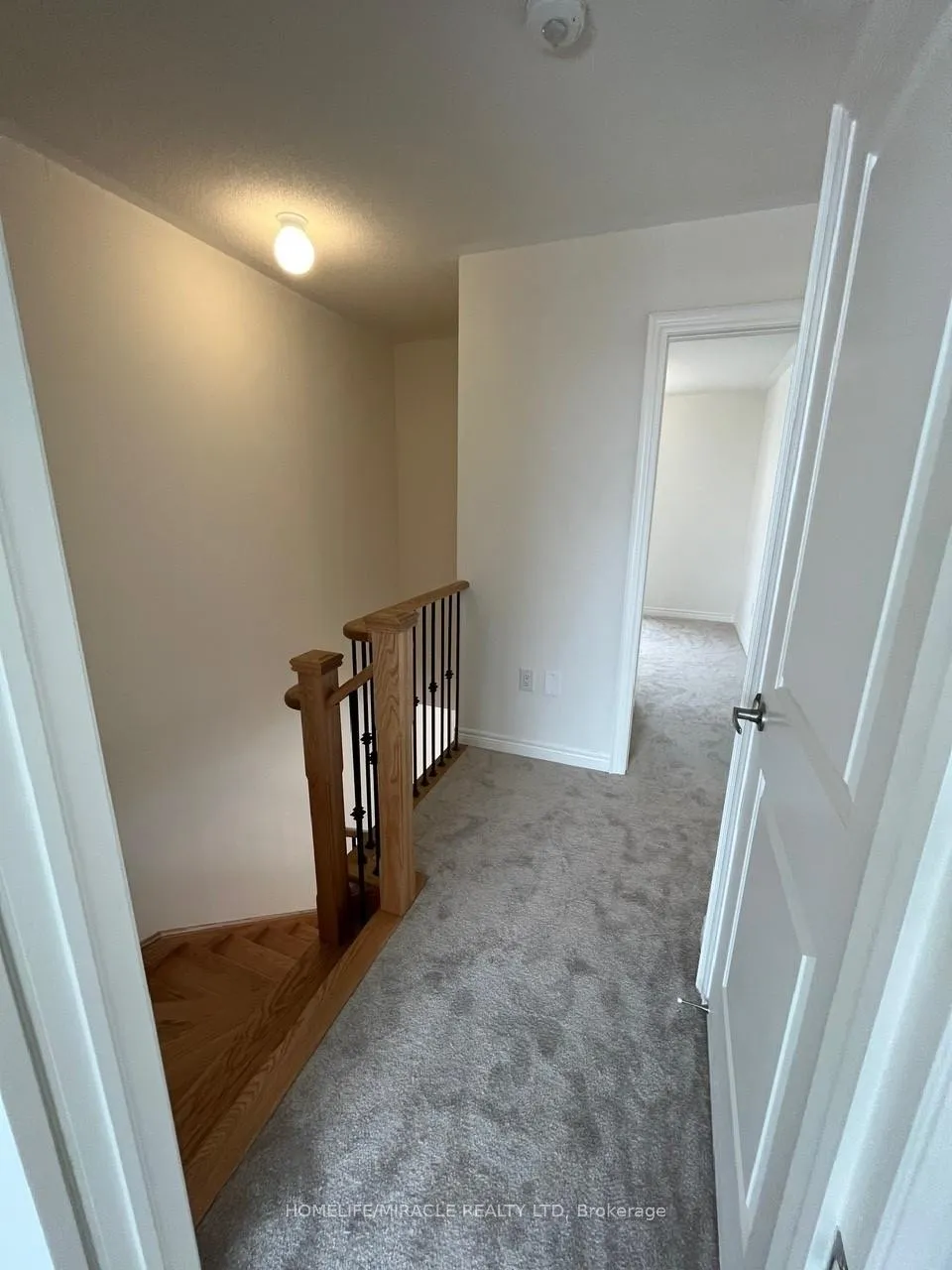 Photo 7 of 10 Queenpost Drive, Brampton, Credit Valley — HOMEH