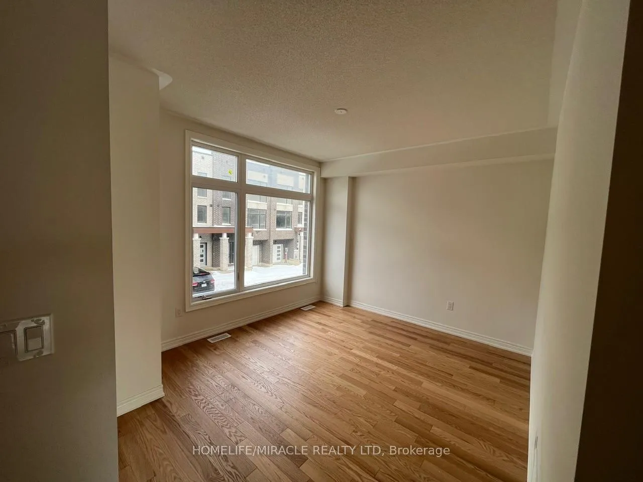Photo 14 of 10 Queenpost Drive, Brampton, Credit Valley — HOMEH