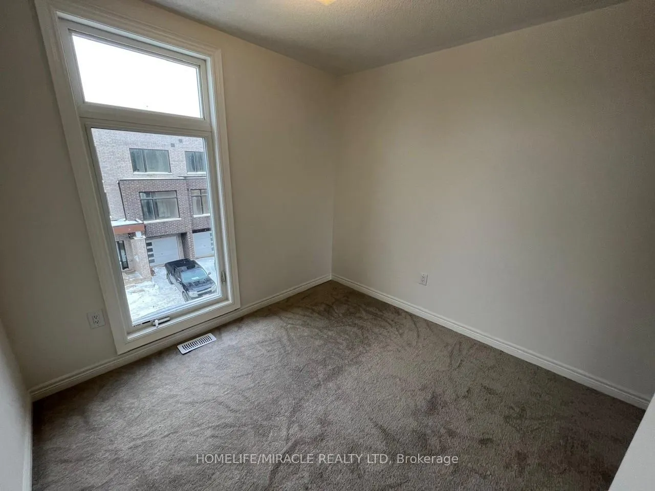 Photo 15 of 10 Queenpost Drive, Brampton, Credit Valley — HOMEH