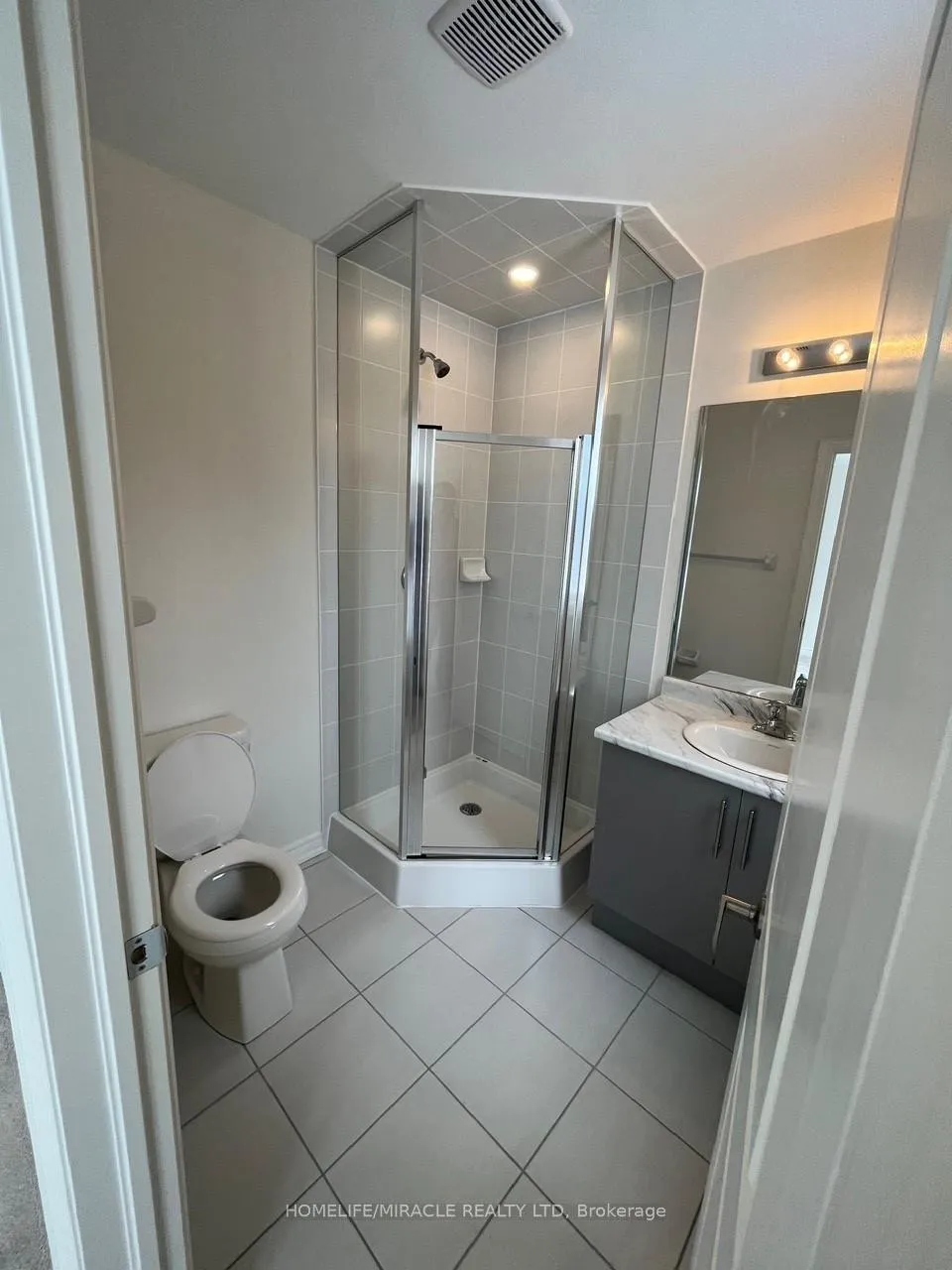 Photo 21 of 10 Queenpost Drive, Brampton, Credit Valley — HOMEH