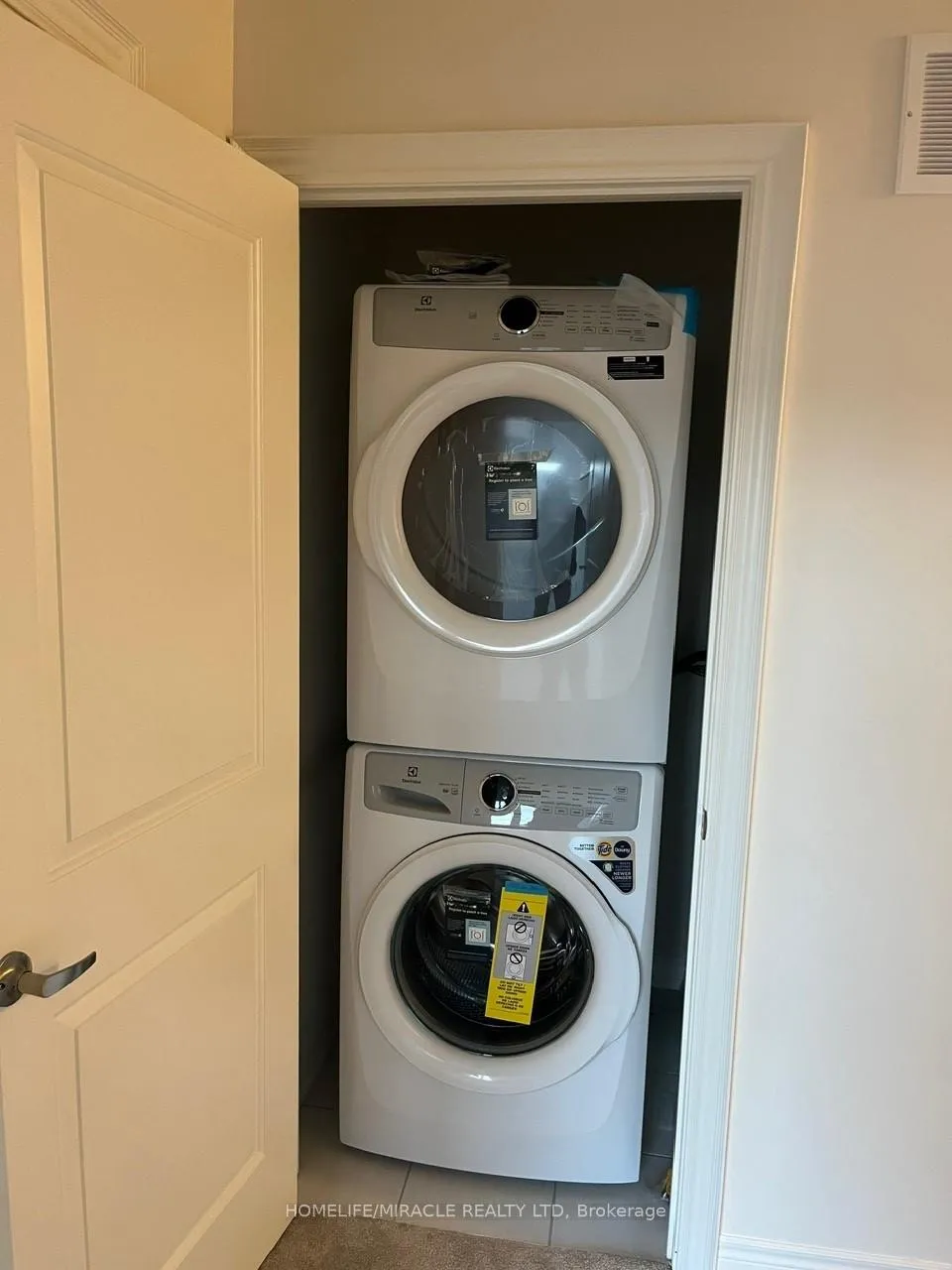 Photo 27 of 10 Queenpost Drive, Brampton, Credit Valley — HOMEH