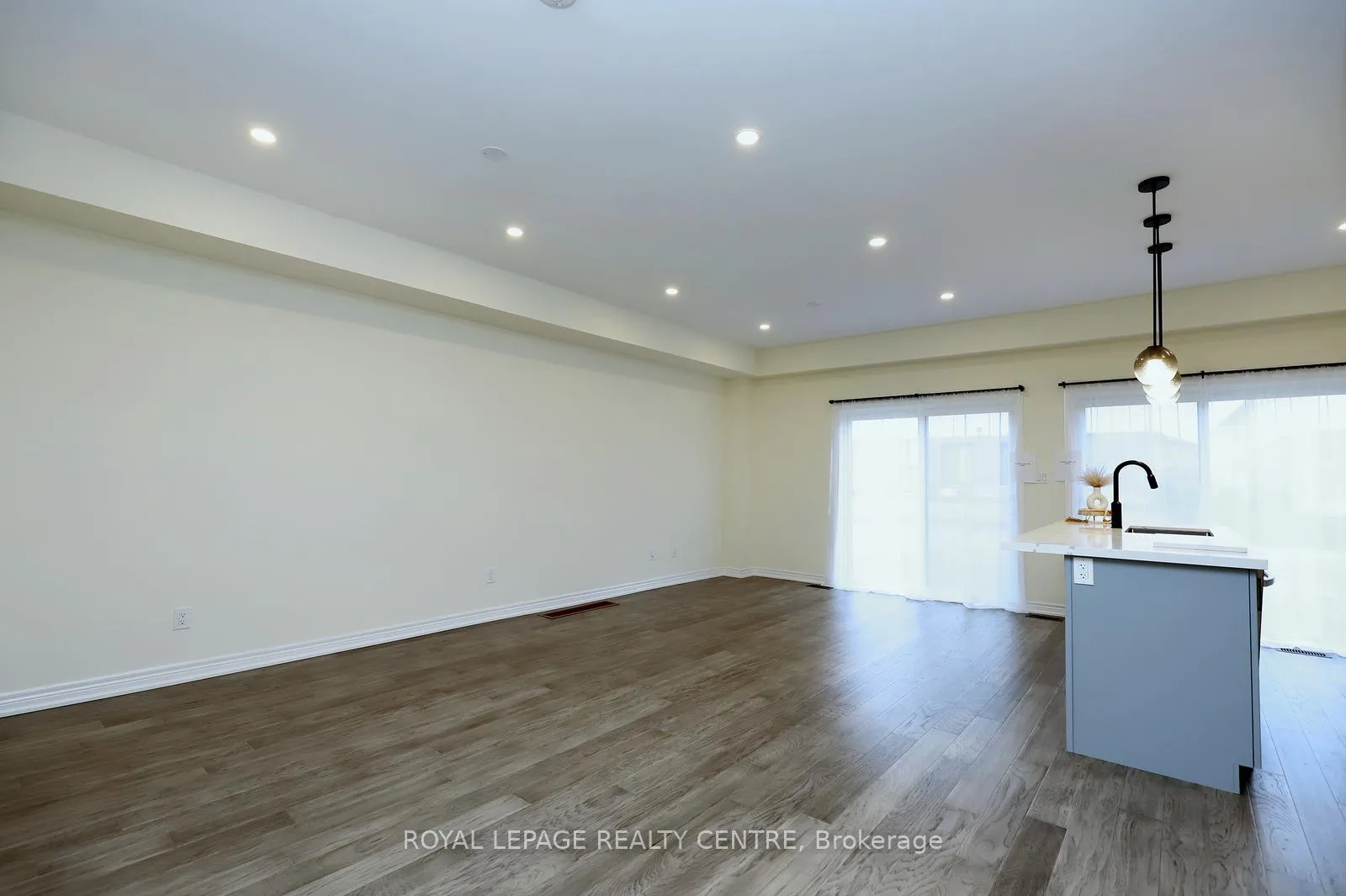 Photo 6 of 64 Genoa Drive, Hamilton, Ryckmans — HOMEH