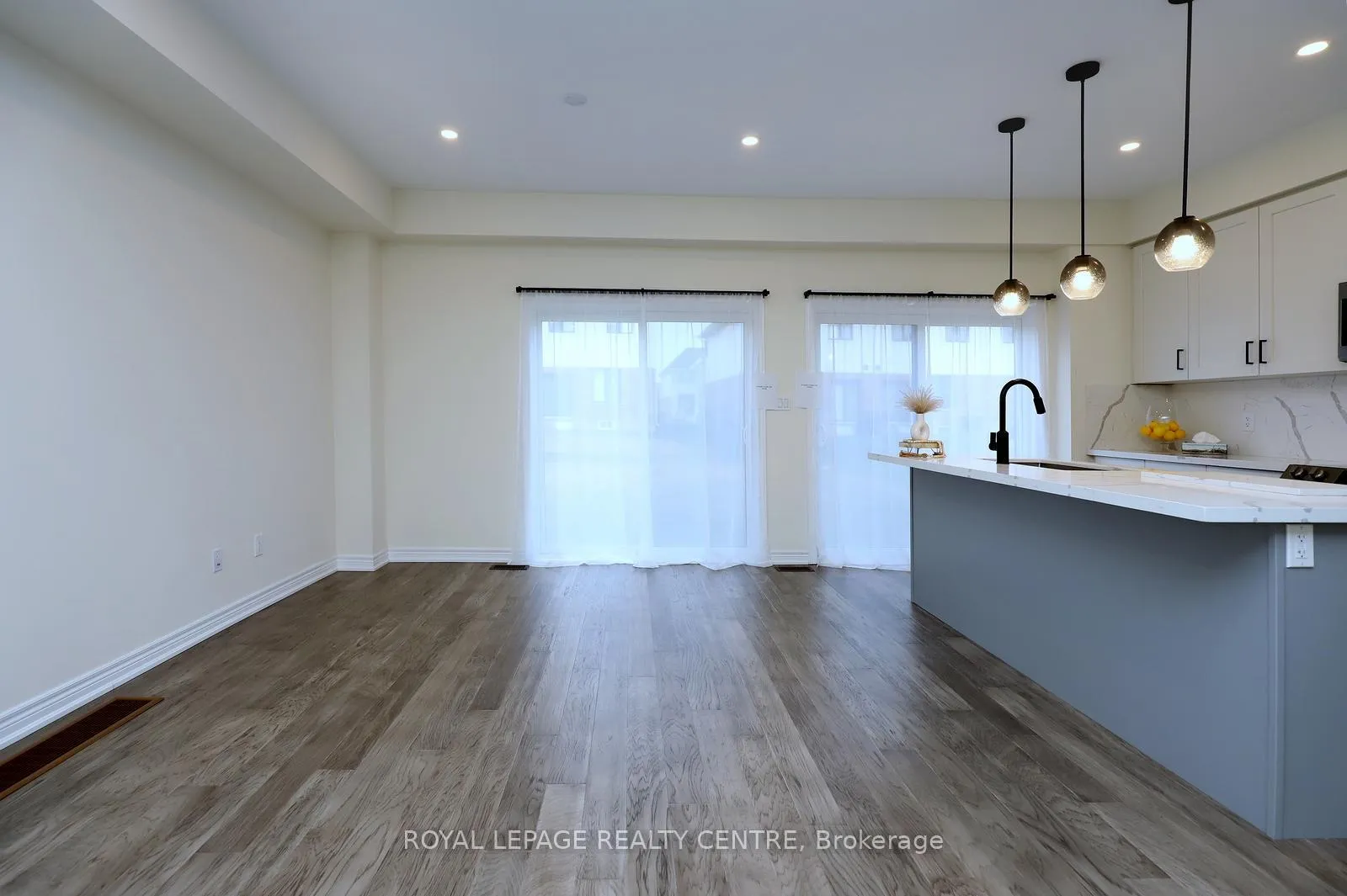 Photo 9 of 64 Genoa Drive, Hamilton, Ryckmans — HOMEH