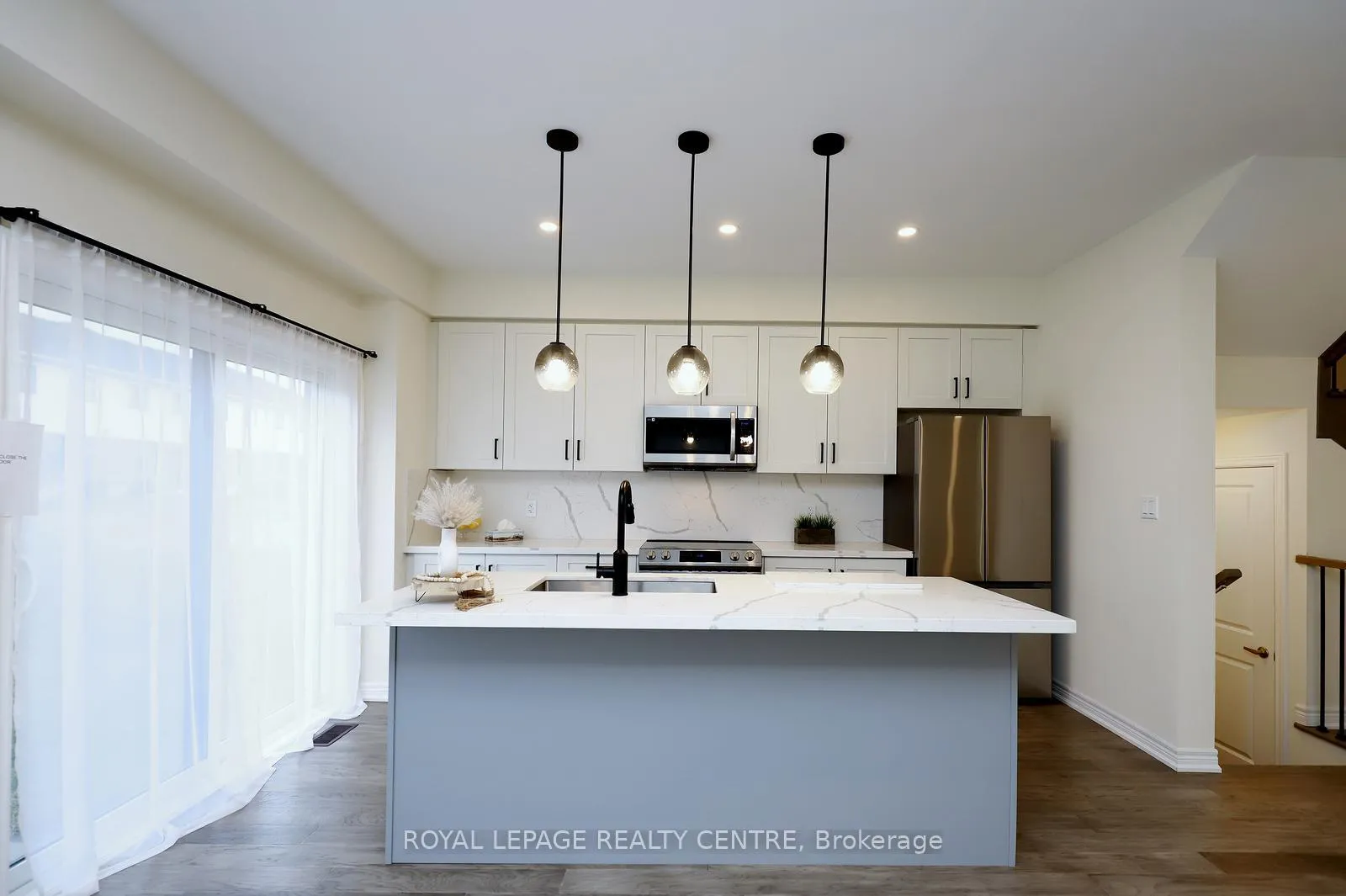 Photo 11 of 64 Genoa Drive, Hamilton, Ryckmans — HOMEH