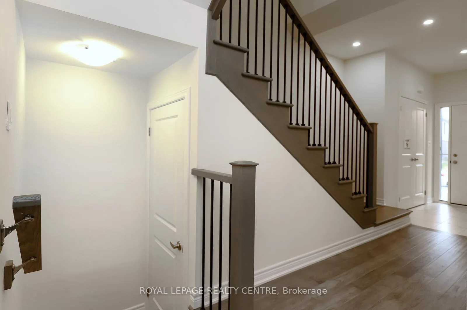 Photo 16 of 64 Genoa Drive, Hamilton, Ryckmans — HOMEH