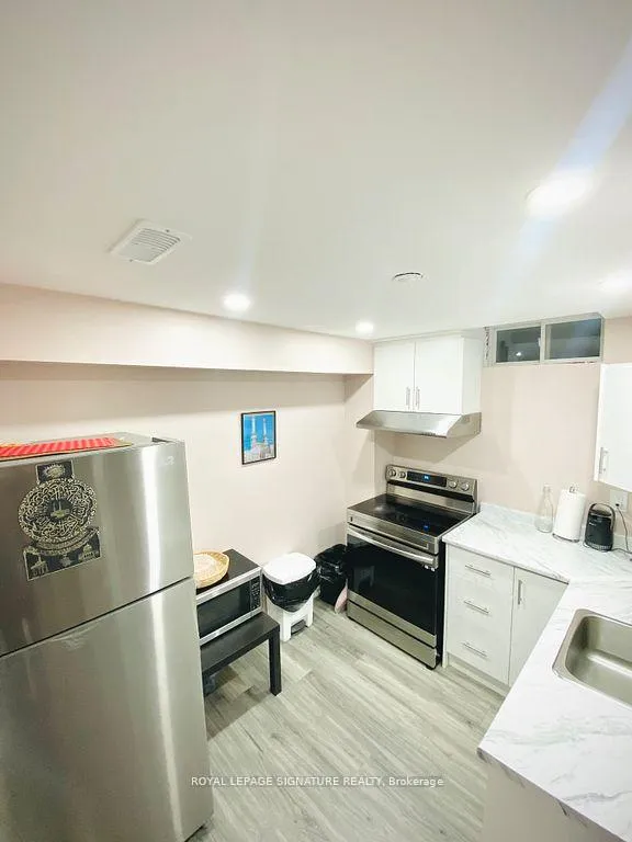 Photo 3 of Unit Lower, 23 Sunley Crescent, Brampton, Fletcher's West — HOMEH