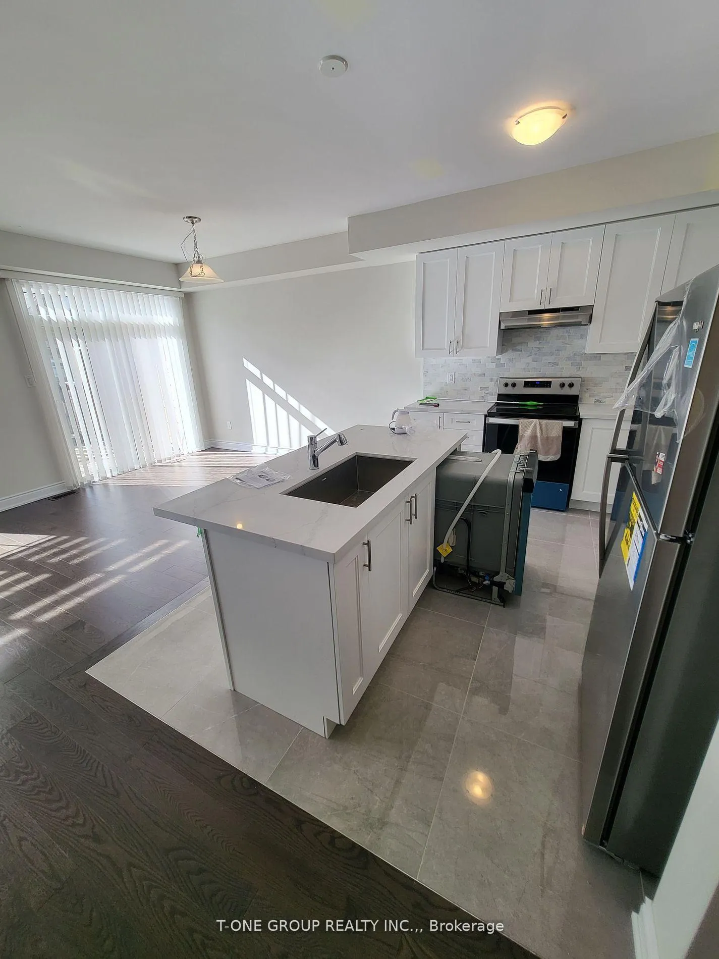 Photo 3 of 6861 14th Avenue, Markham, Box Grove — HOMEH