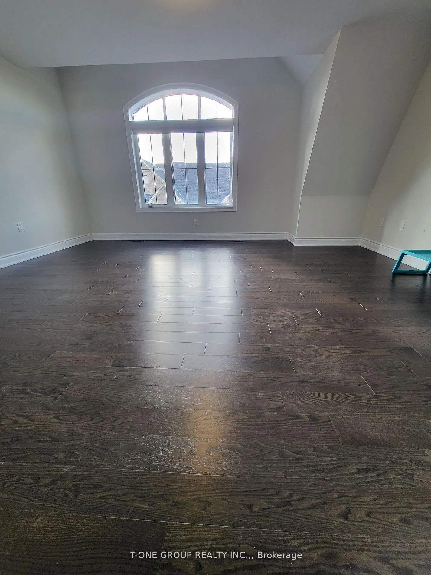 Photo 5 of 6861 14th Avenue, Markham, Box Grove — HOMEH