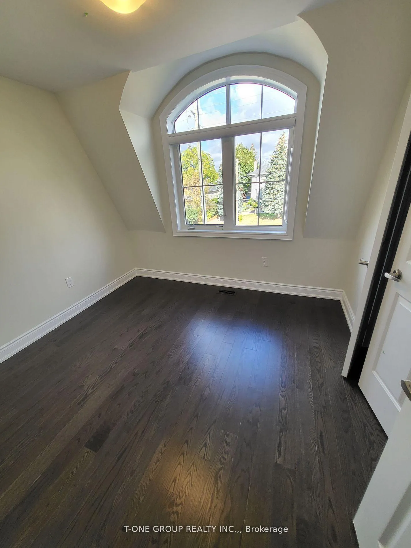 Photo 8 of 6861 14th Avenue, Markham, Box Grove — HOMEH