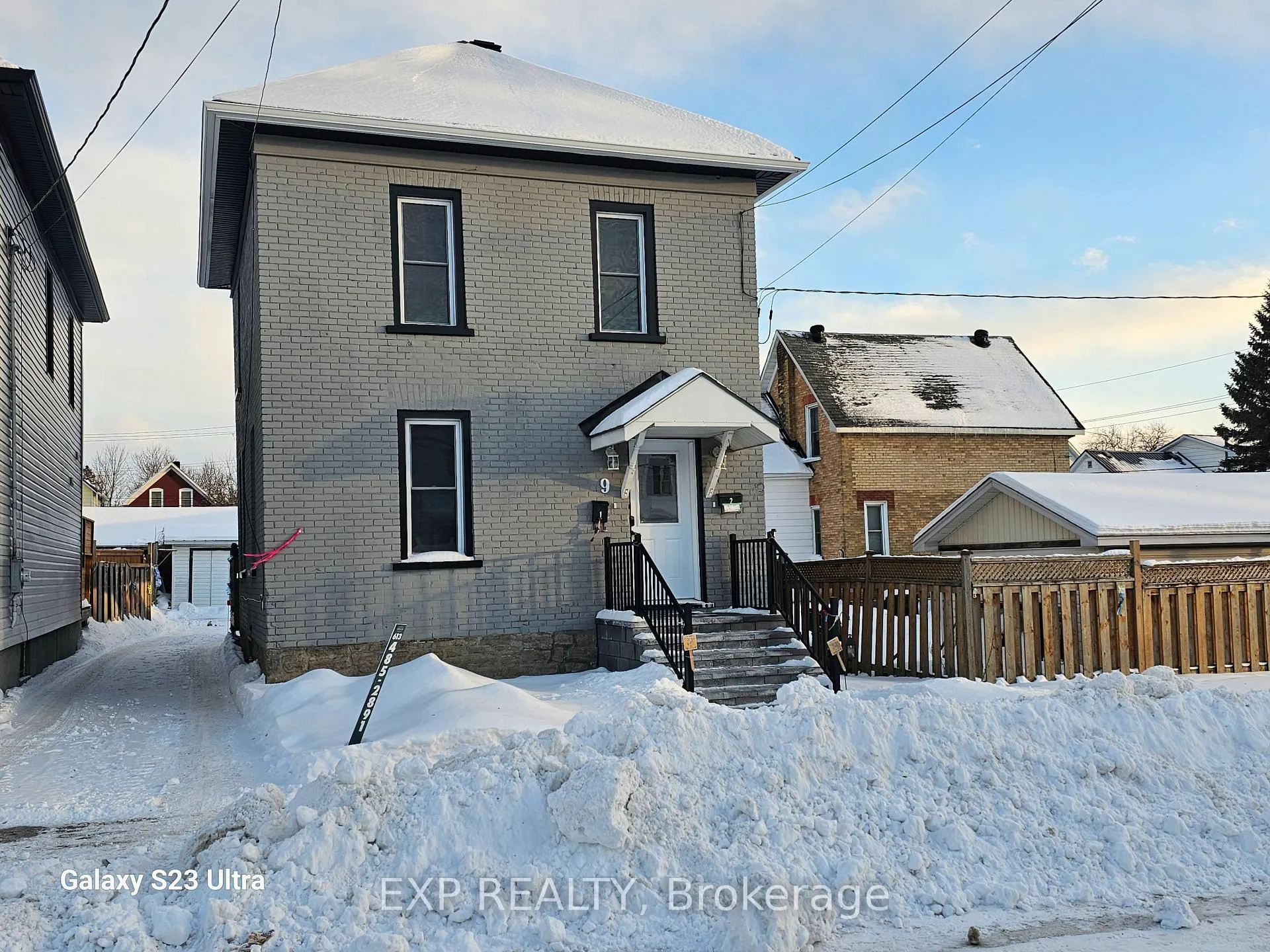 Front of Unit A, 9 Kent Street
