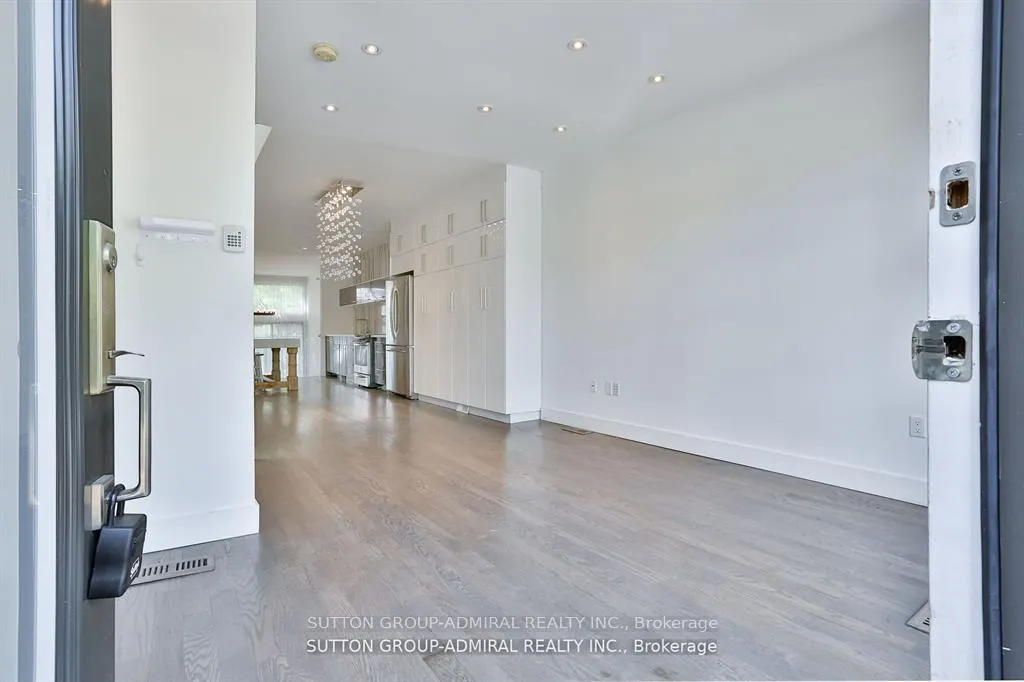 Photo 6 of 169 Woburn Avenue, Toronto, Lawrence Park North — HOMEH