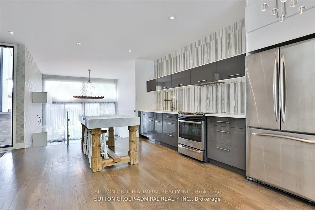 Photo 10 of 169 Woburn Avenue, Toronto, Lawrence Park North — HOMEH