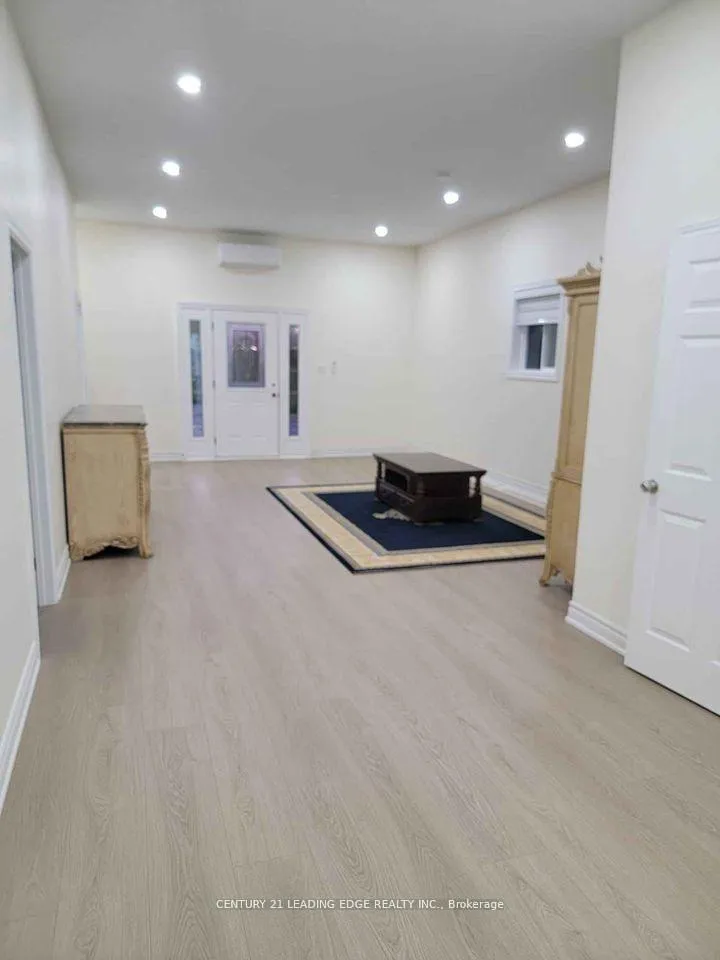 Front of Unit A, 352 Sunnyridge Road