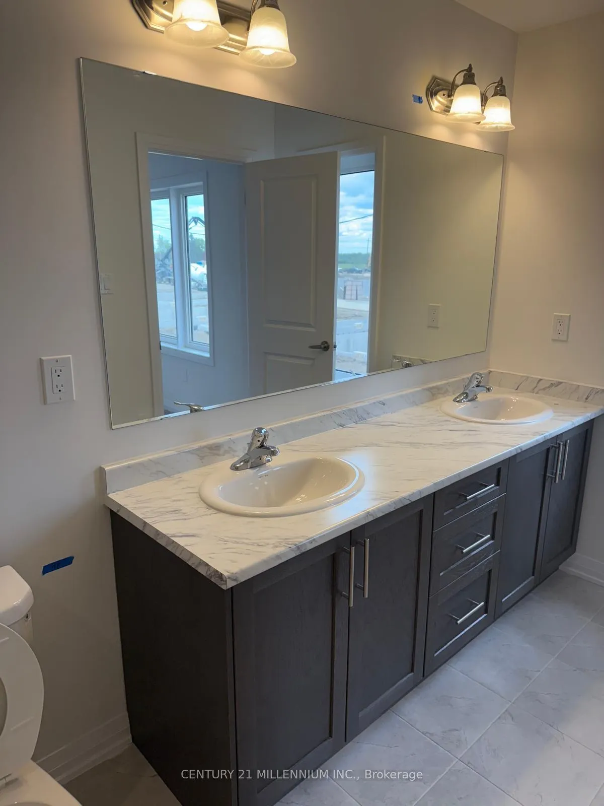 Photo 25 of 56 Blain Drive, Hamilton, Binbrook — HOMEH