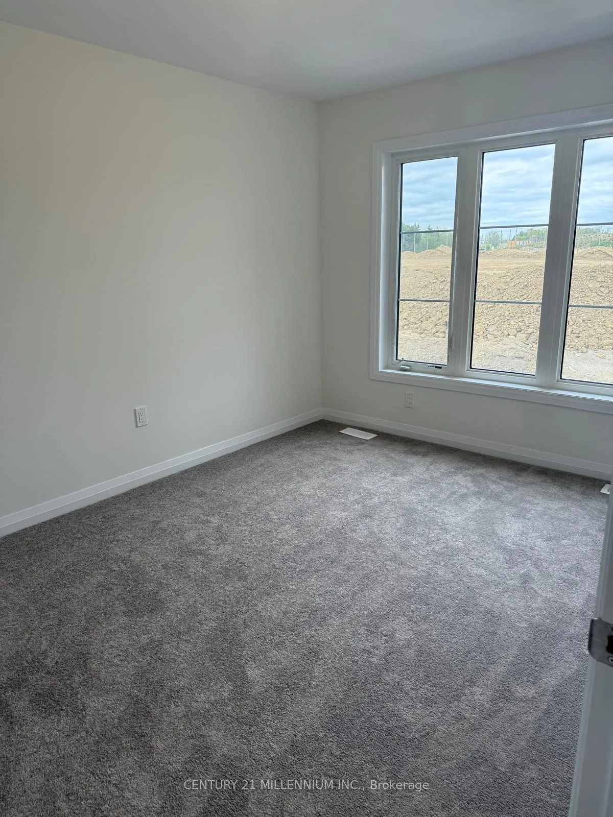 Photo 31 of 56 Blain Drive, Hamilton, Binbrook — HOMEH