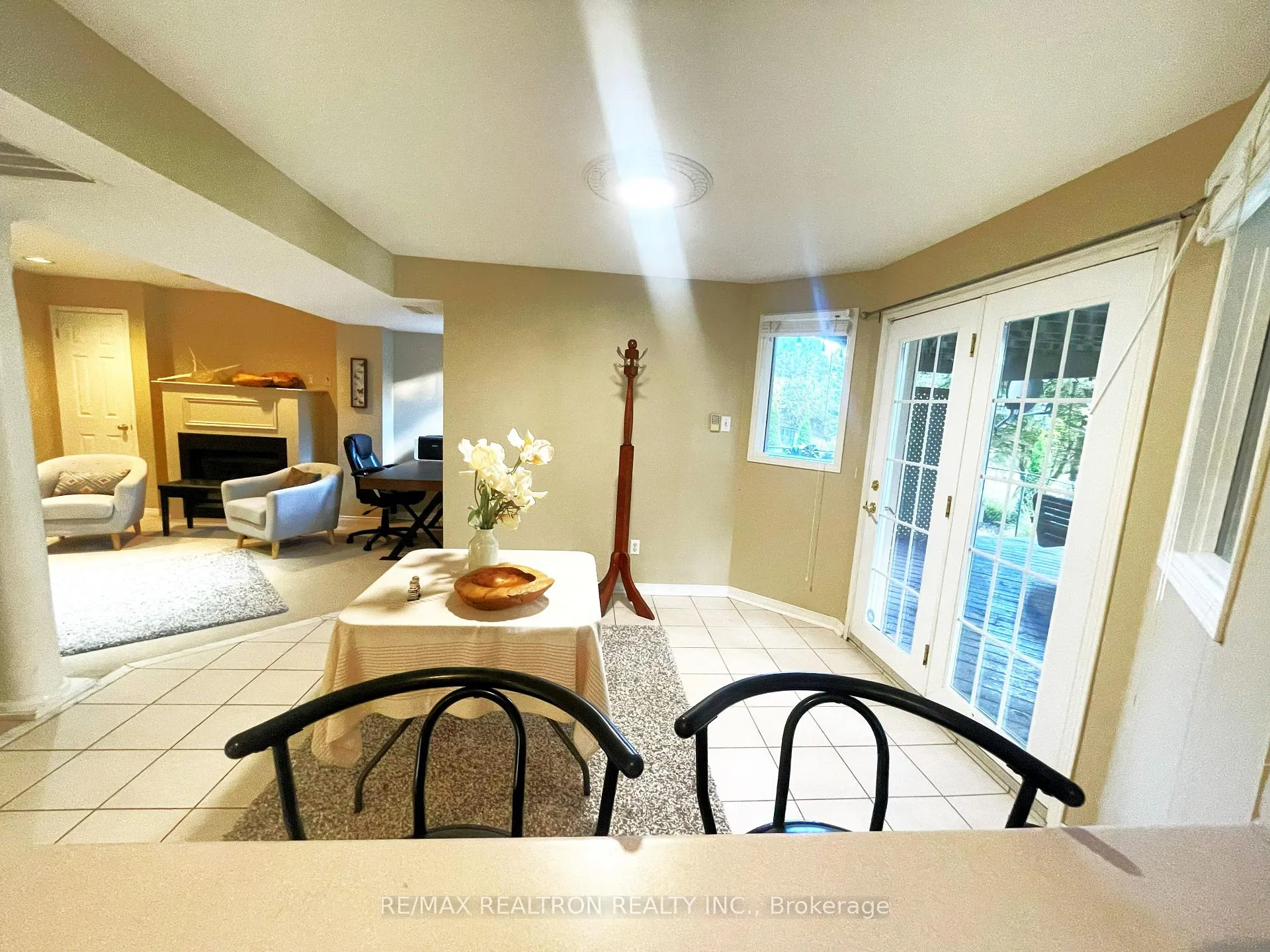 Photo 2 of 72 Pinnacle Trail, Aurora, Bayview Wellington — HOMEH