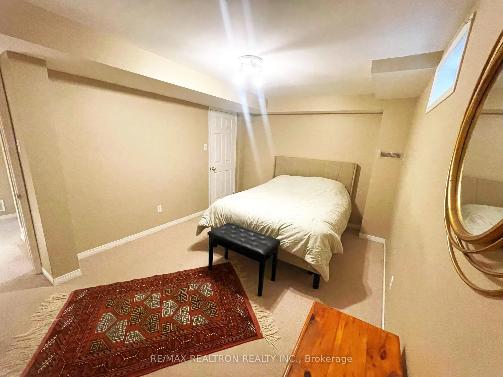 Photo 5 of 72 Pinnacle Trail, Aurora, Bayview Wellington — HOMEH