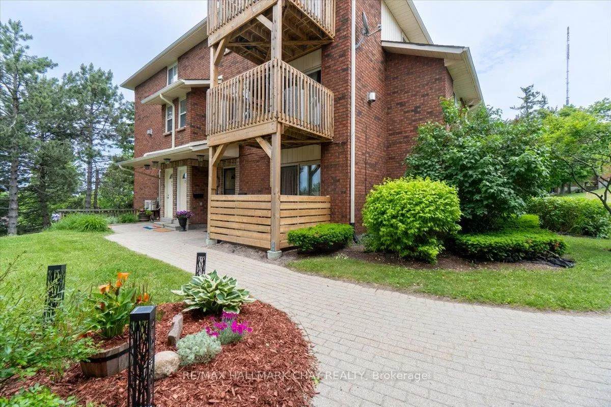 Photo 2 of Unit 2, 50 Loggers Run, Barrie, Ardagh — HOMEH