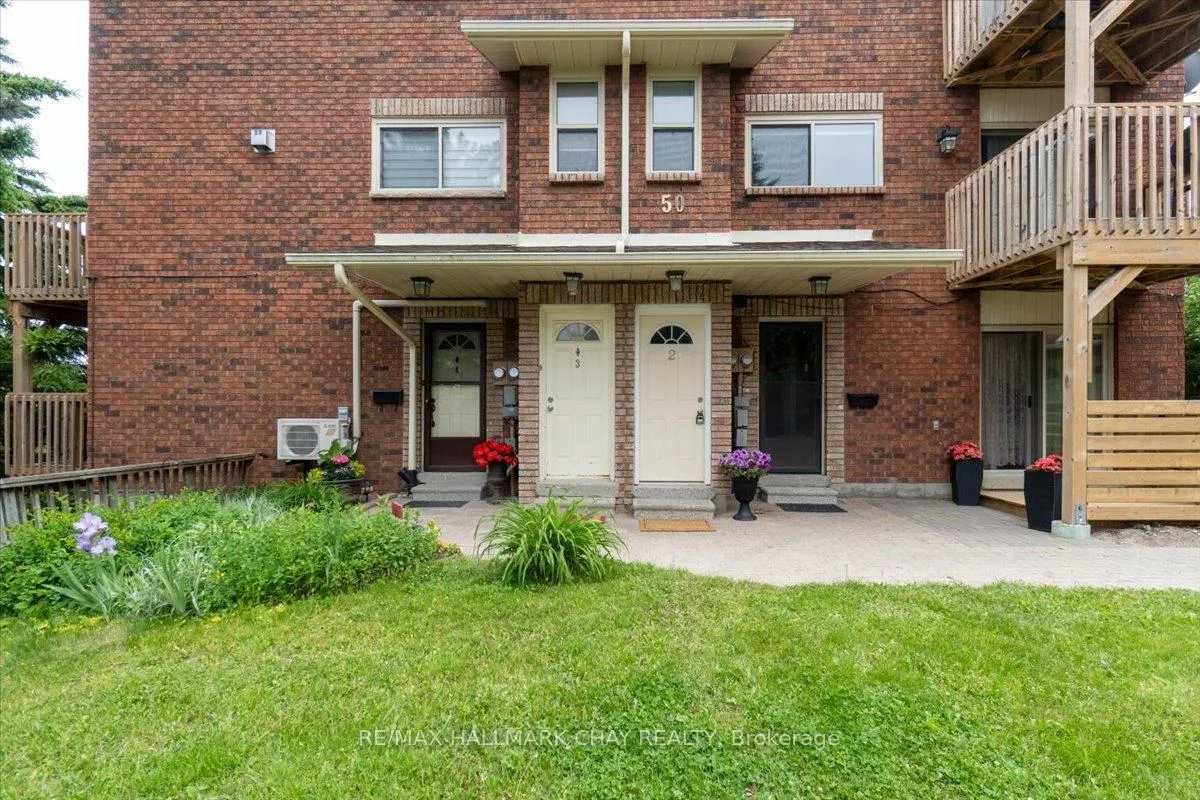 Photo 3 of Unit 2, 50 Loggers Run, Barrie, Ardagh — HOMEH