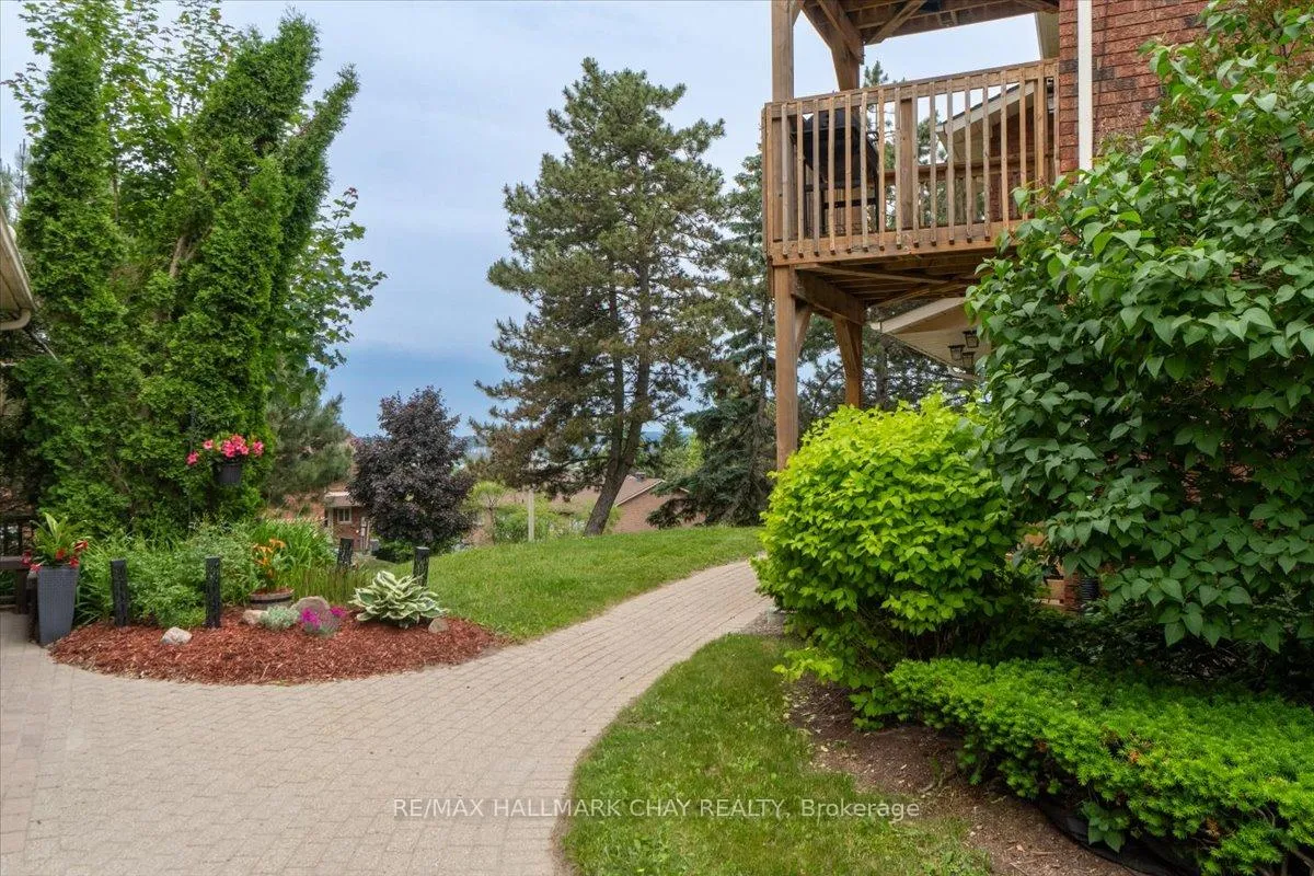 Photo 6 of Unit 2, 50 Loggers Run, Barrie, Ardagh — HOMEH