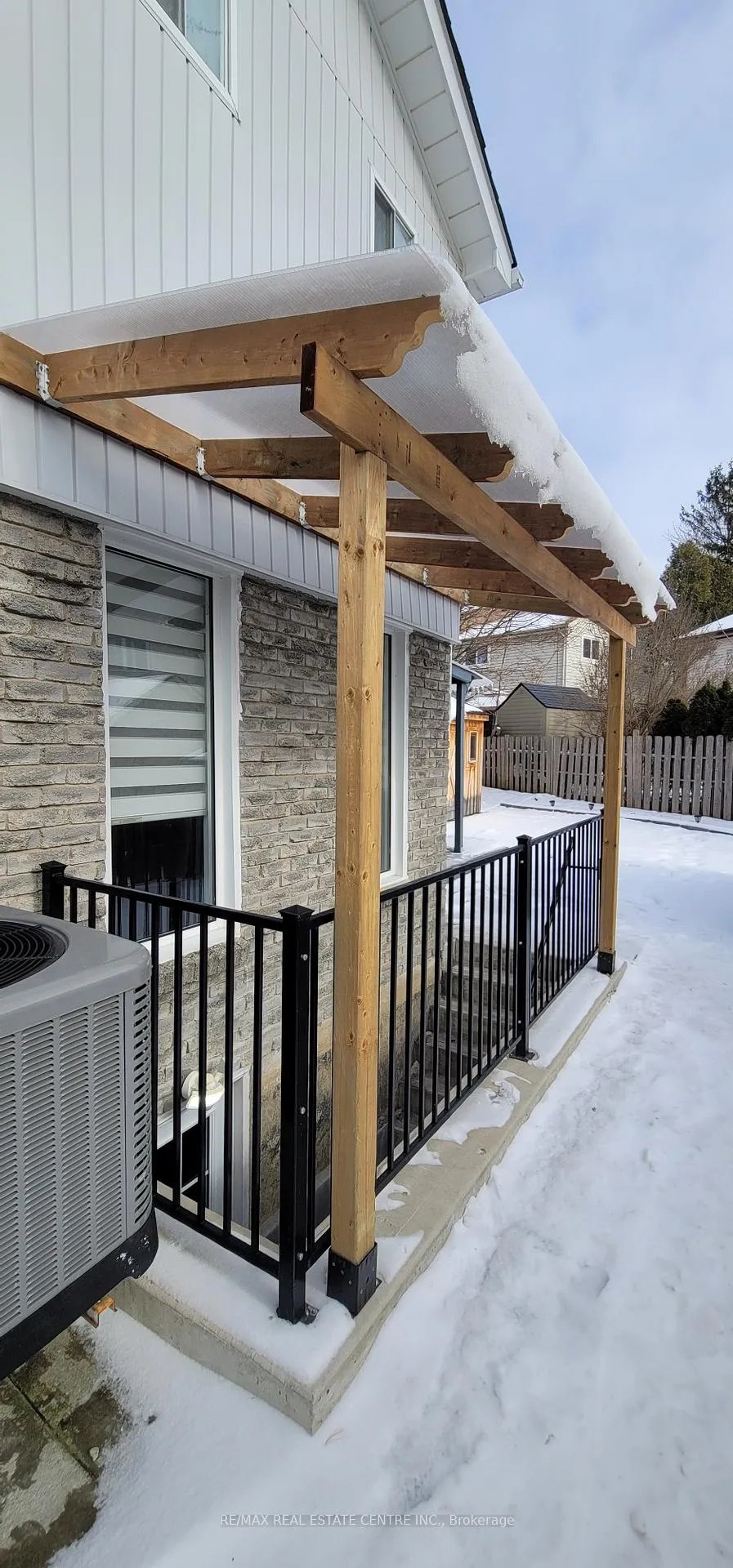 Photo 3 of Unit Basement, 26 Nottawasaga Crescent, Brampton, Heart Lake West — HOMEH