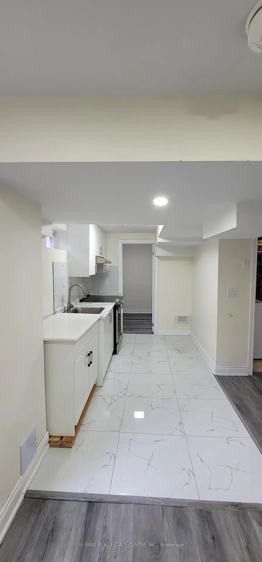 Photo 9 of Unit Basement, 26 Nottawasaga Crescent, Brampton, Heart Lake West — HOMEH