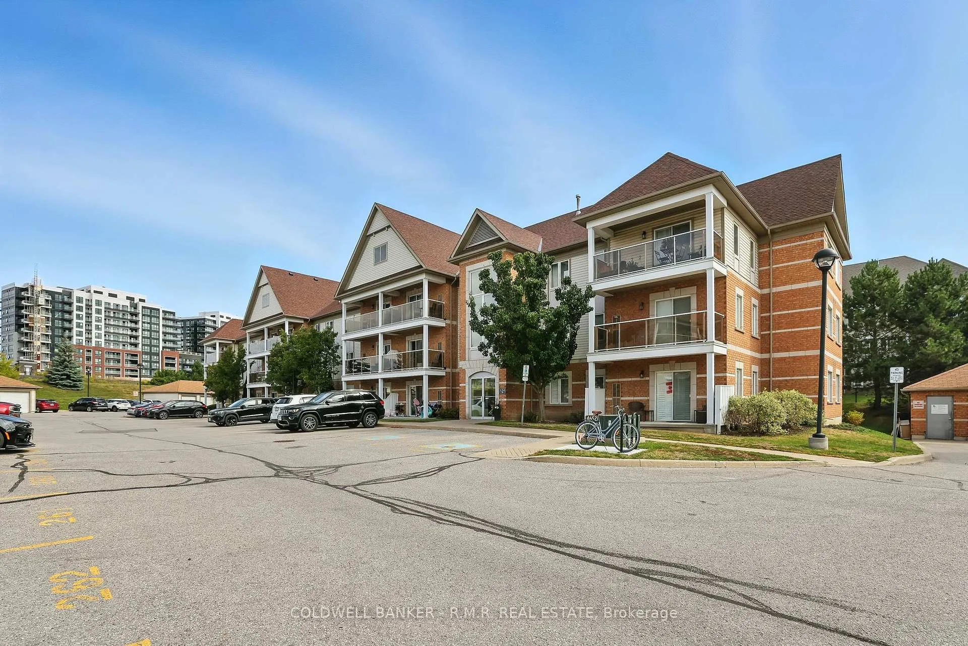 Photo 2 of Unit 310, 124 Aspen Springs Drive, Clarington, Bowmanville — HOMEH