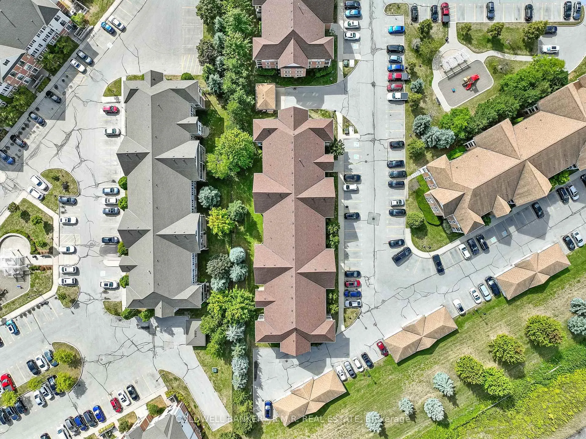 Photo 3 of Unit 310, 124 Aspen Springs Drive, Clarington, Bowmanville — HOMEH
