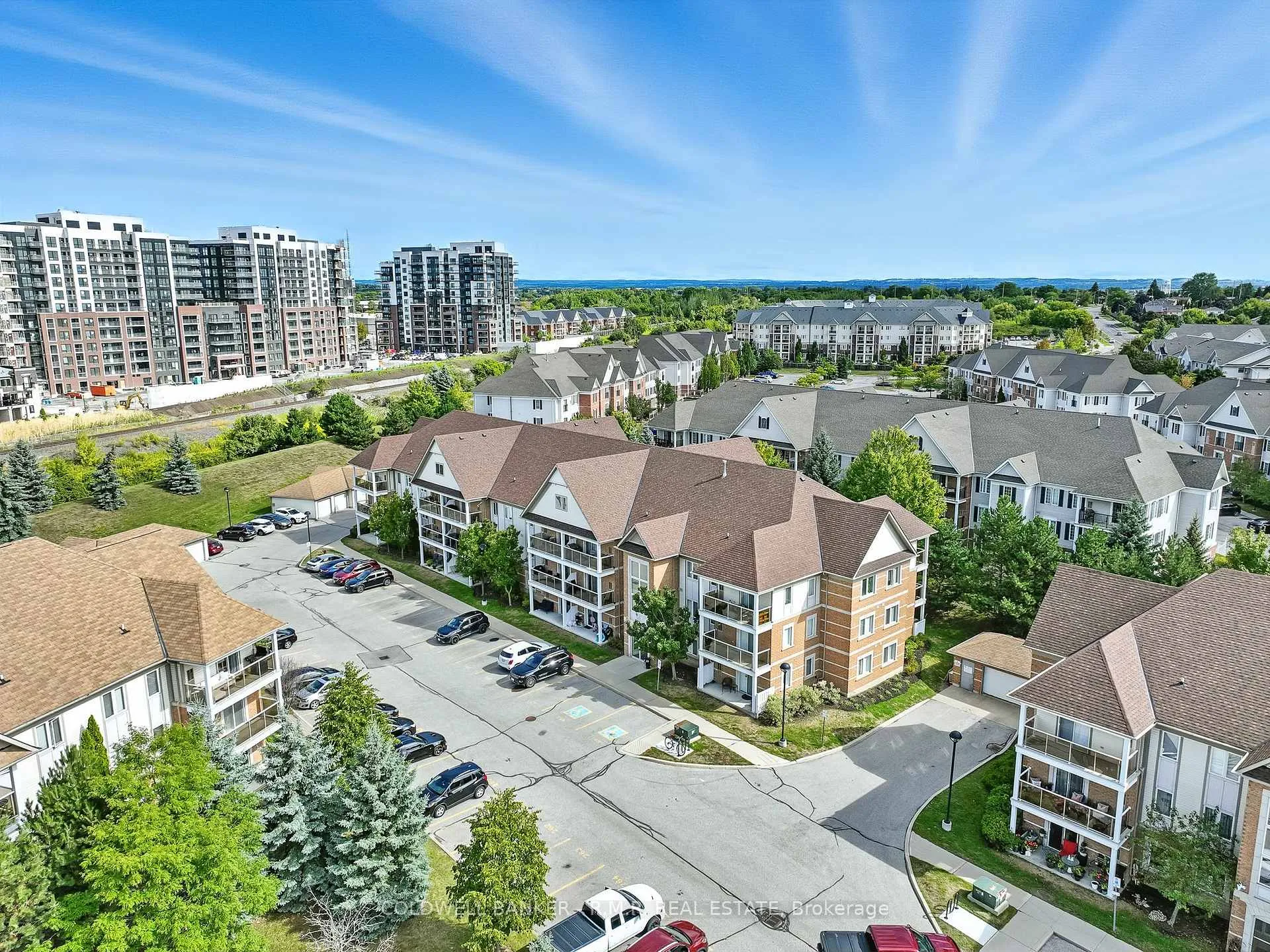 Photo 6 of Unit 310, 124 Aspen Springs Drive, Clarington, Bowmanville — HOMEH