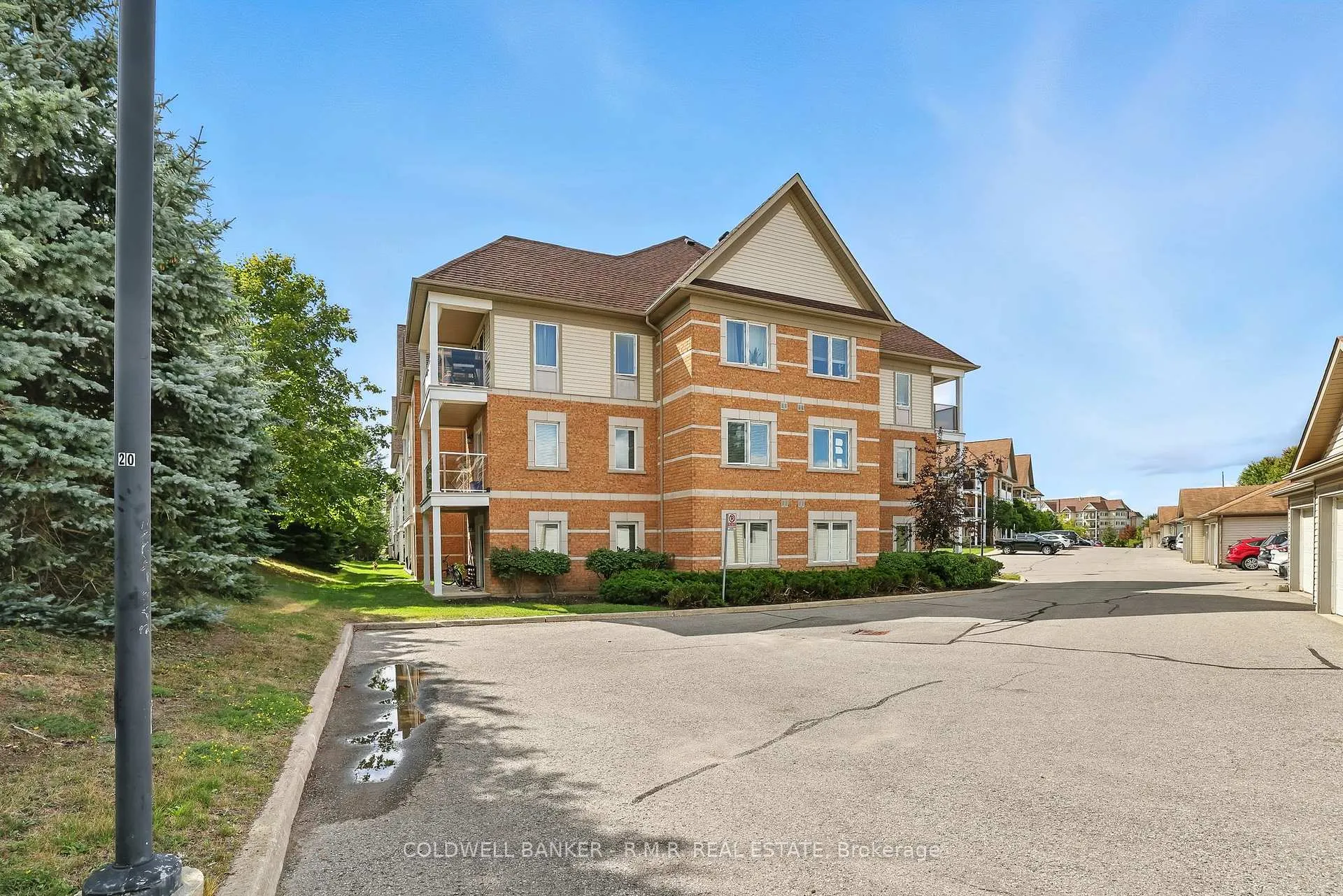 Photo 36 of Unit 310, 124 Aspen Springs Drive, Clarington, Bowmanville — HOMEH