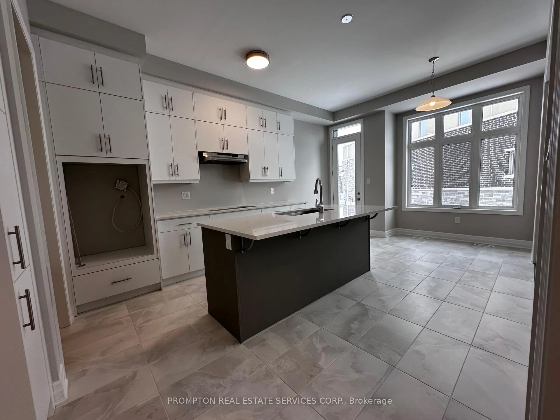 Photo 3 of 17 Brock Meadow Crescent, Markham, Victoria Square — HOMEH