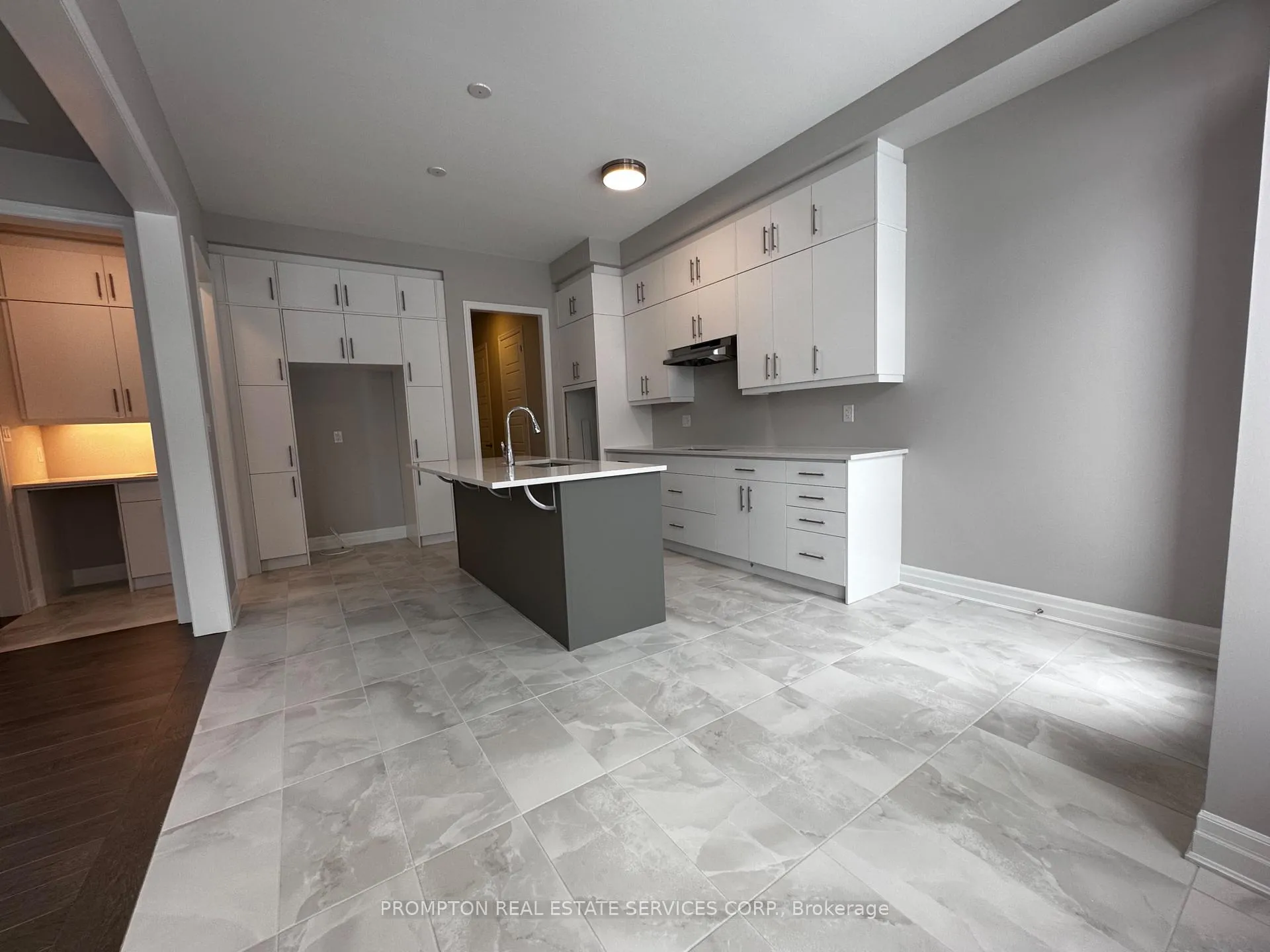 Photo 4 of 17 Brock Meadow Crescent, Markham, Victoria Square — HOMEH