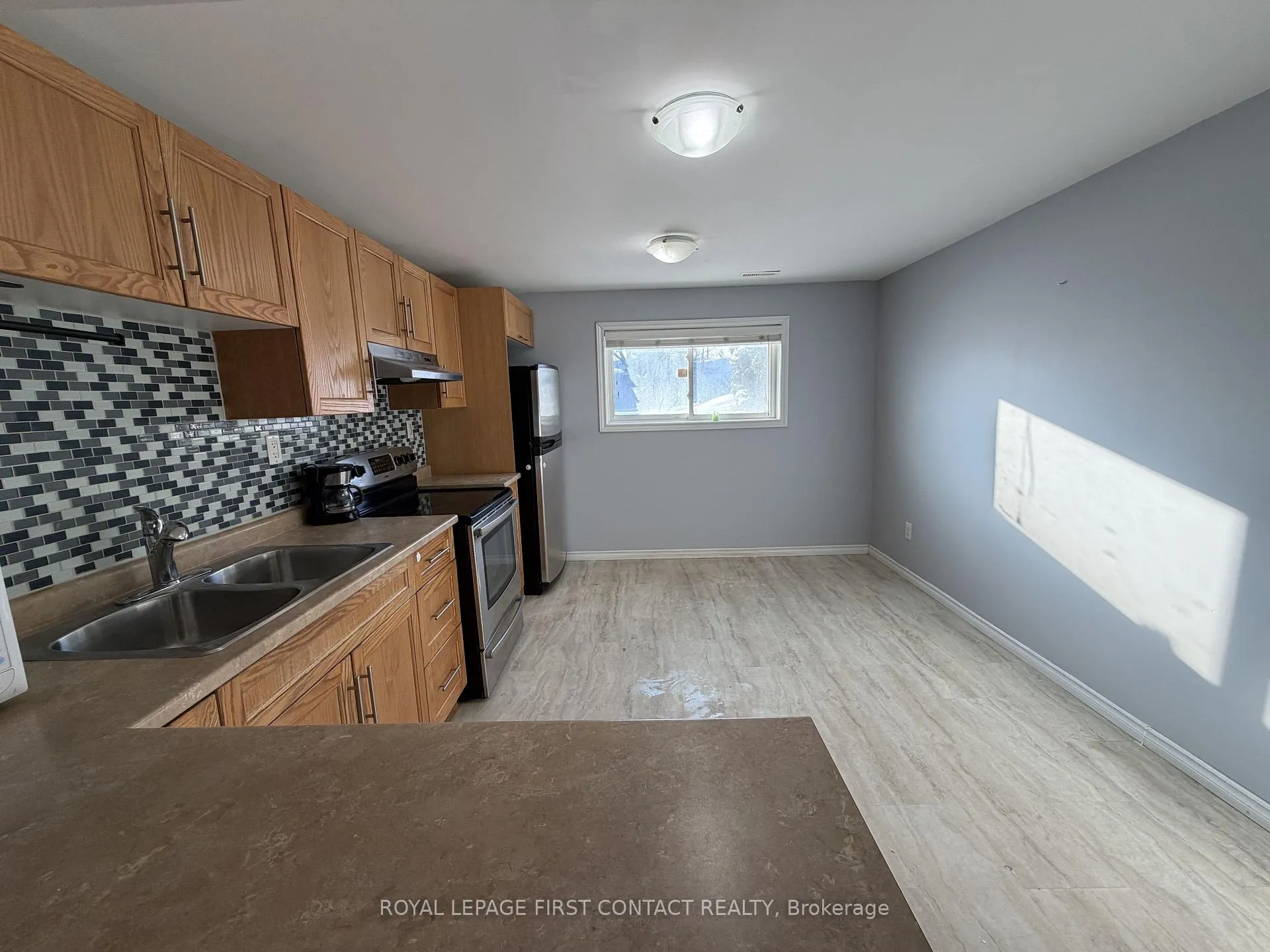 Photo 3 of Unit unit #2 Basement, 198 Edgehill Drive N, Barrie, Letitia Heights — HOMEH