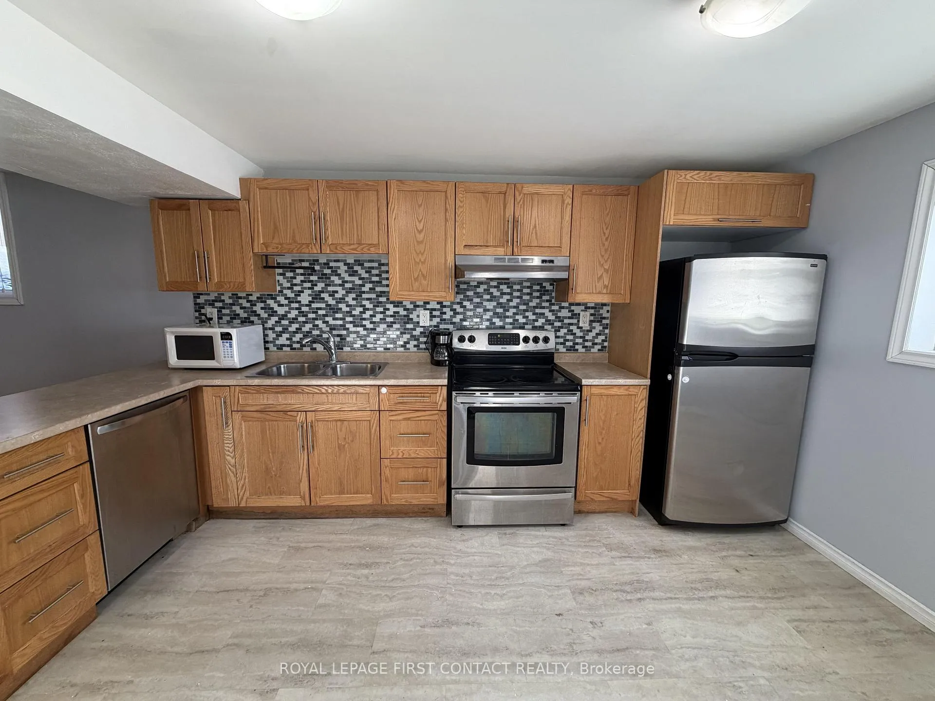 Photo 4 of Unit unit #2 Basement, 198 Edgehill Drive N, Barrie, Letitia Heights — HOMEH
