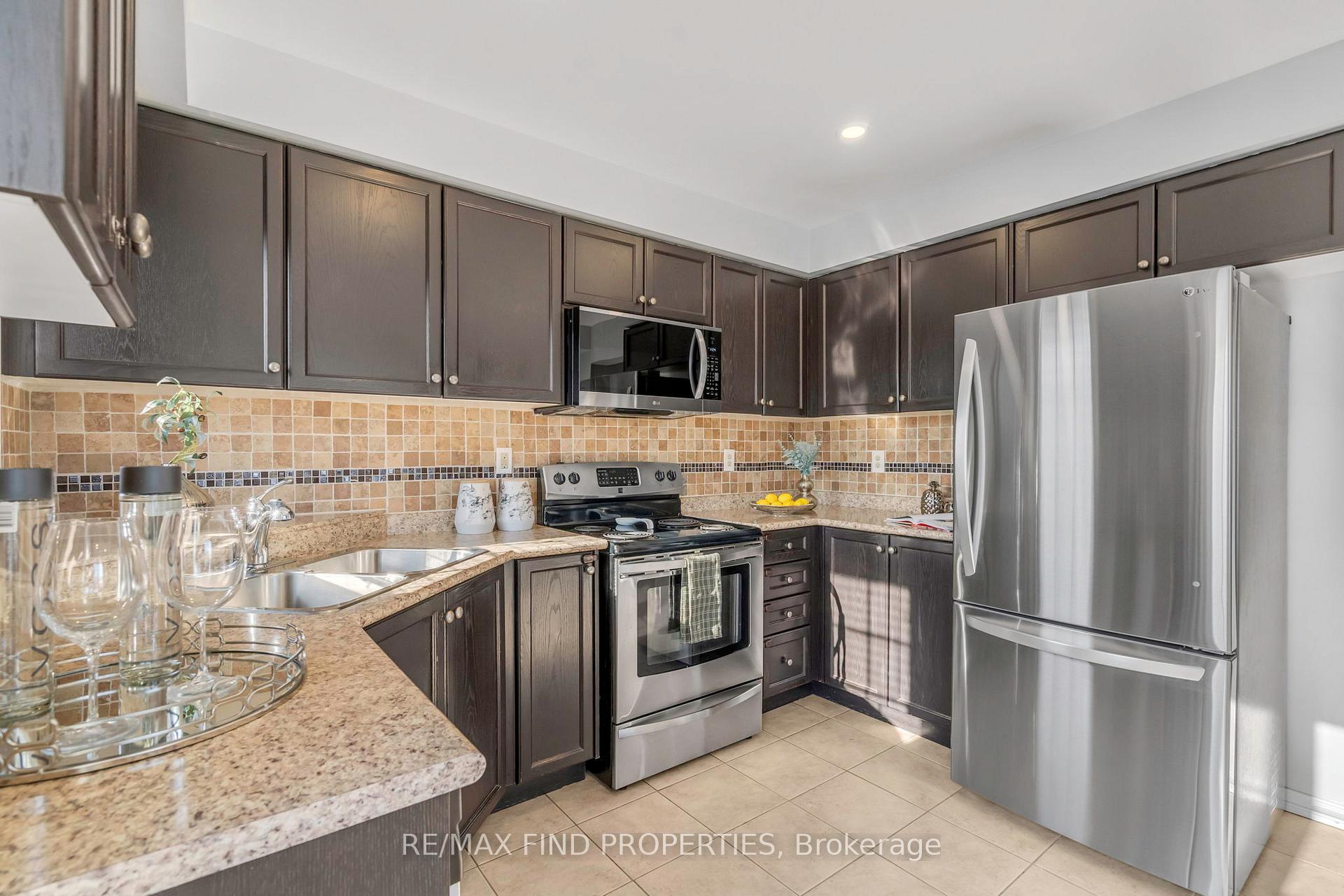 Photo 23 of 92 Barnham Street, Ajax, Central East — HOMEH
