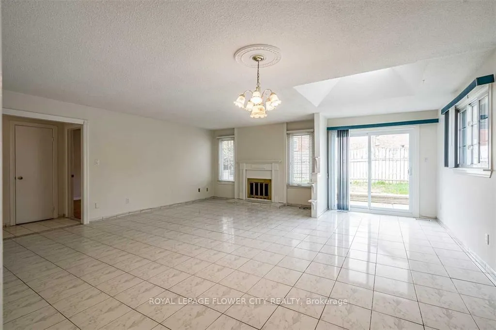 Photo 6 of 6 Reynier Drive, Brampton, Heart Lake — HOMEH