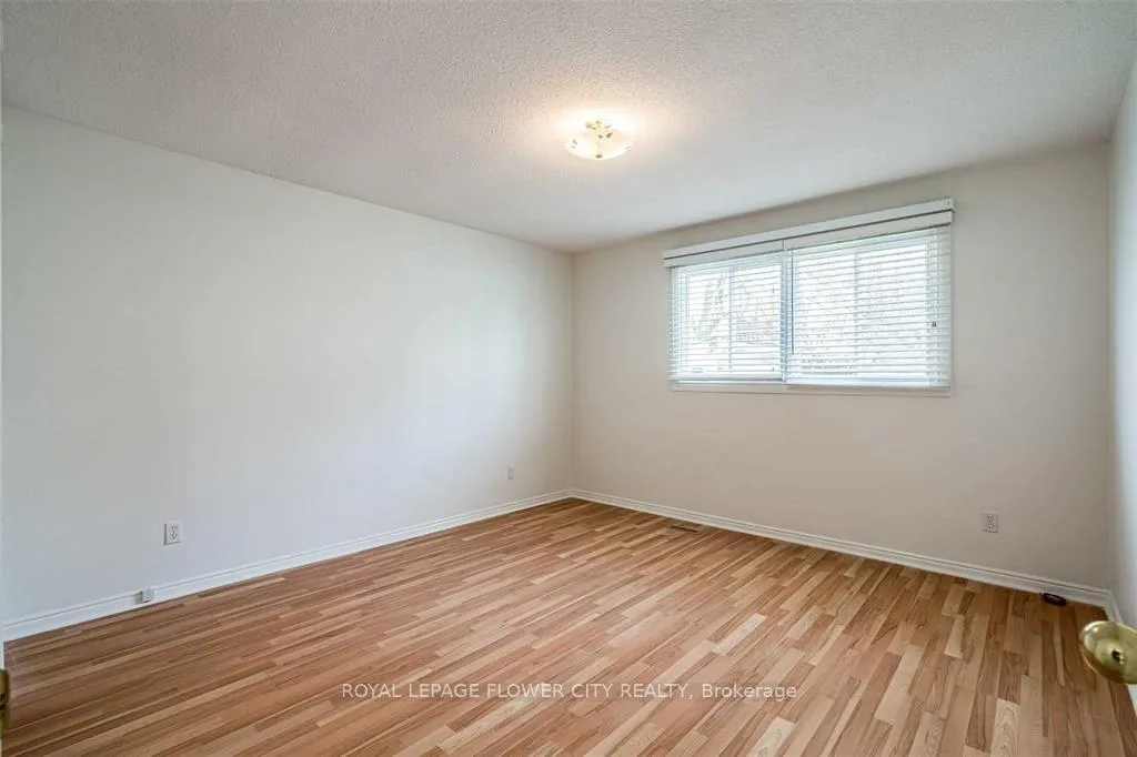 Photo 7 of 6 Reynier Drive, Brampton, Heart Lake — HOMEH