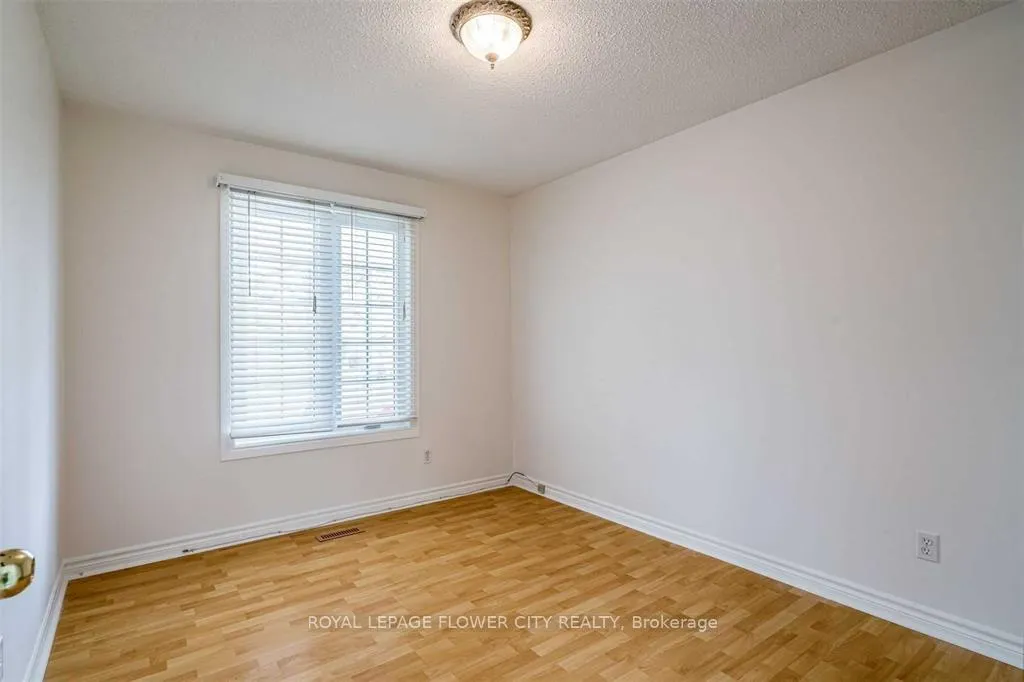 Photo 8 of 6 Reynier Drive, Brampton, Heart Lake — HOMEH