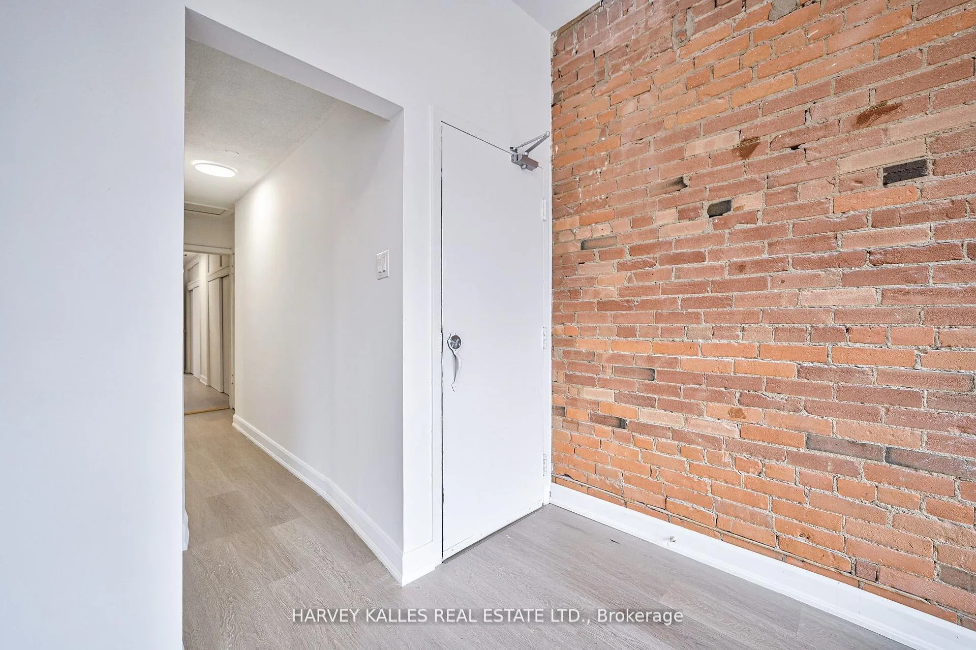 Photo 6 of Unit Unit 4, 1046 Bathurst Street, Toronto, The Annex — HOMEH