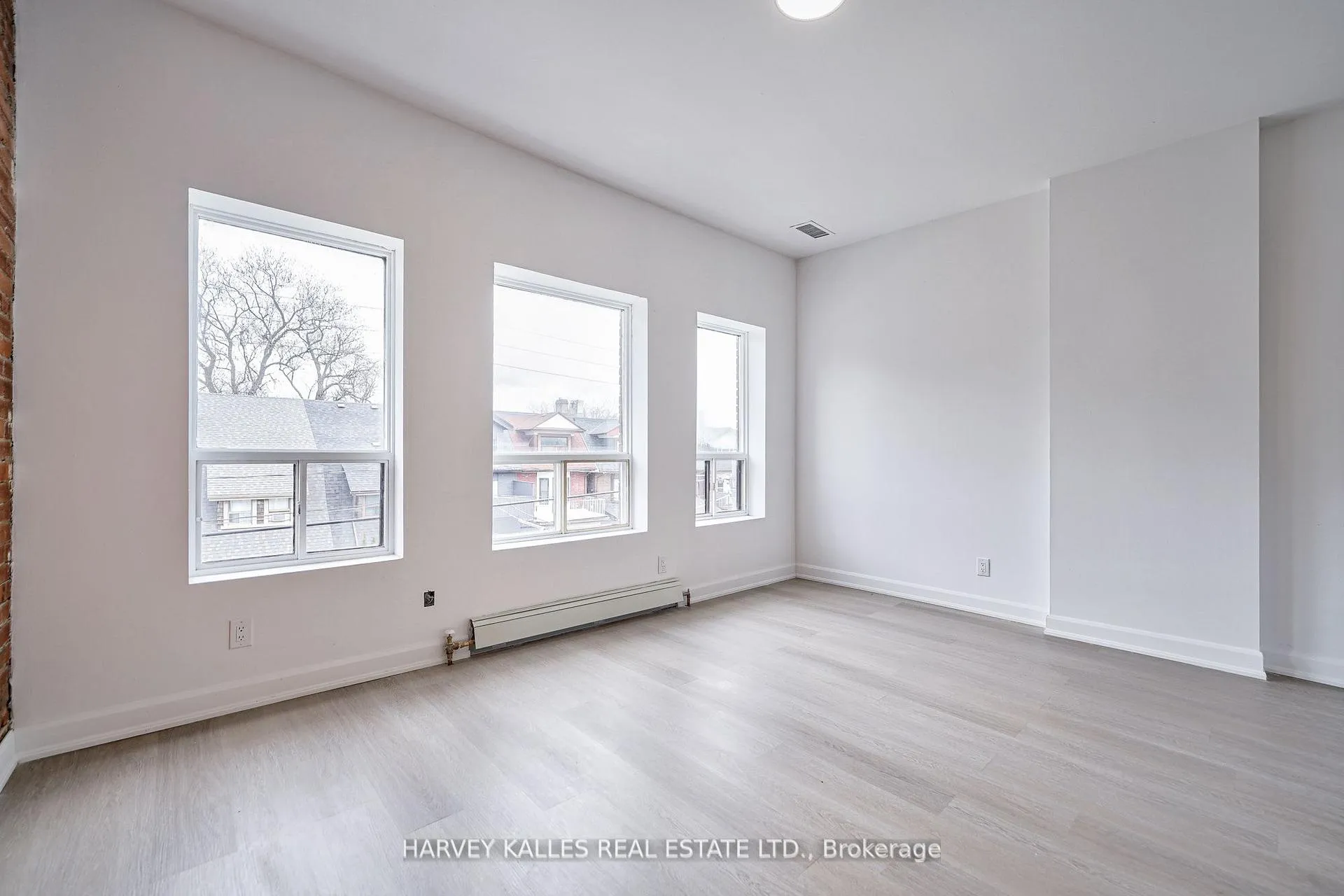 Photo 7 of Unit Unit 4, 1046 Bathurst Street, Toronto, The Annex — HOMEH